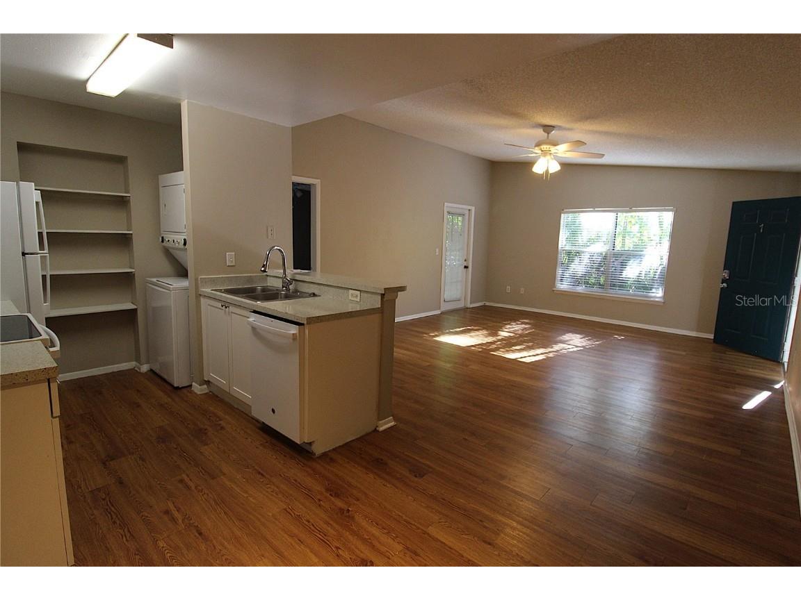 8114 45th Court E #7 Sarasota FL 34243 A4668903 image3