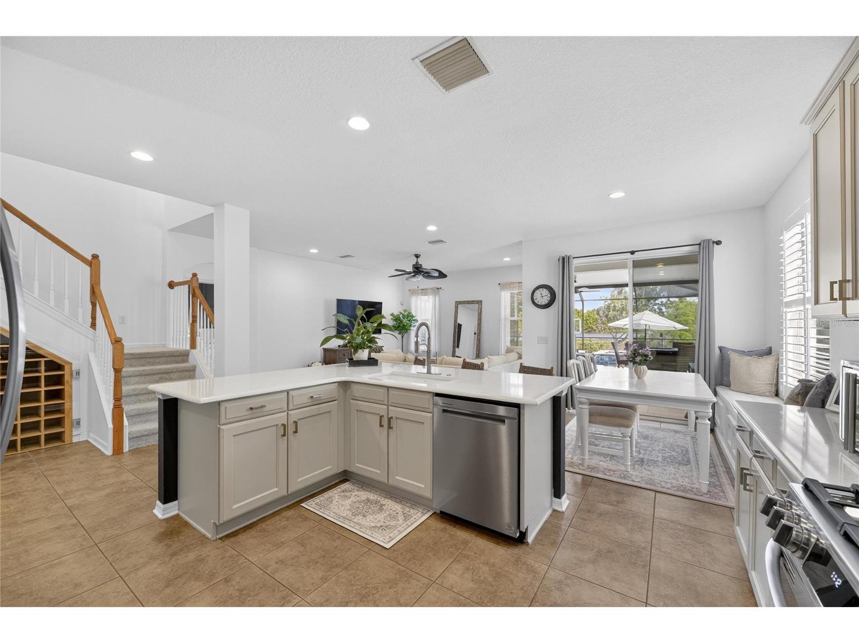8115 Savannah Point Court Tampa FL 33647 TB8497653 image11