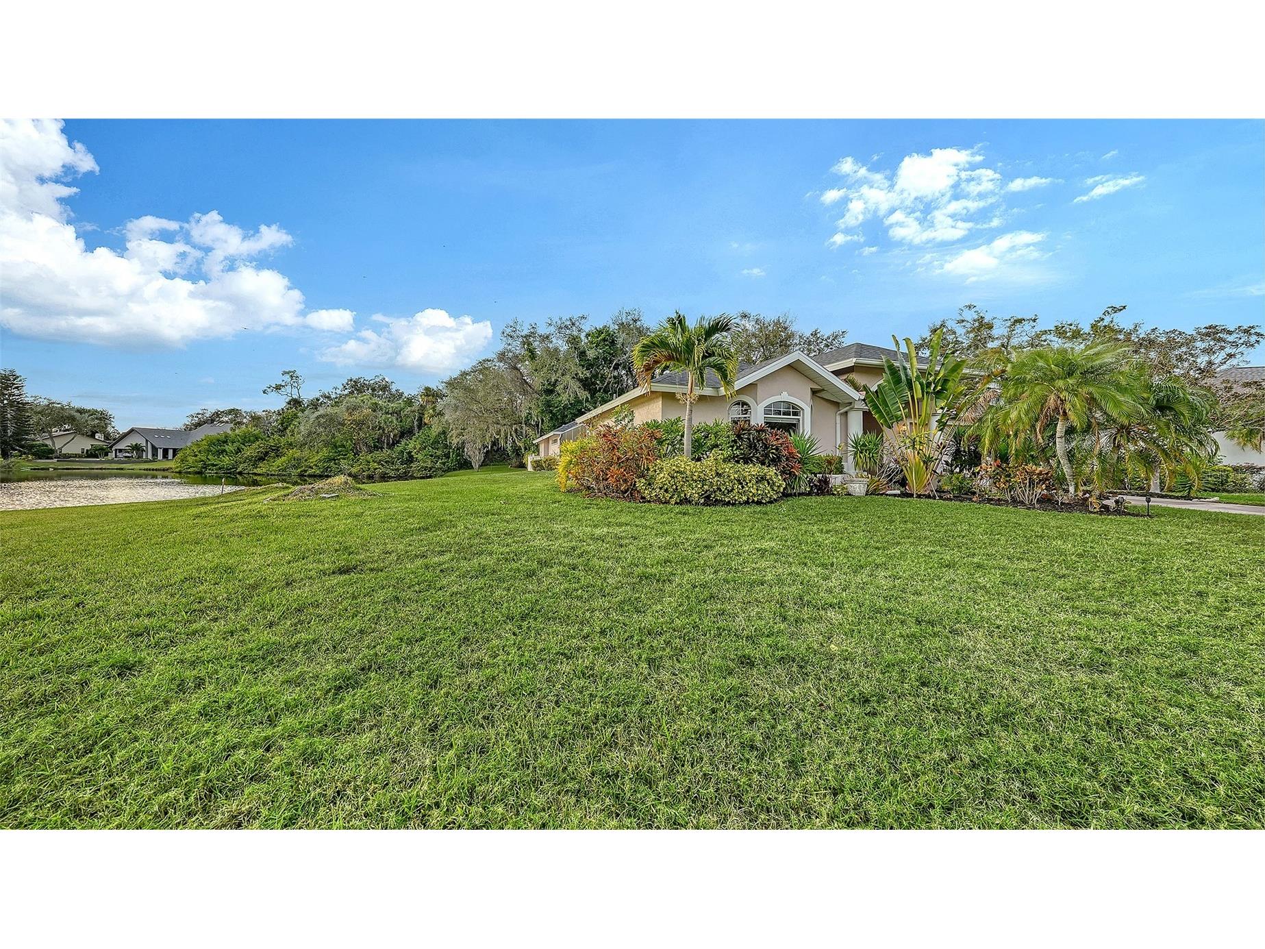 8117 Misty Oaks Boulevard Sarasota FL 34243 A4678054 image13