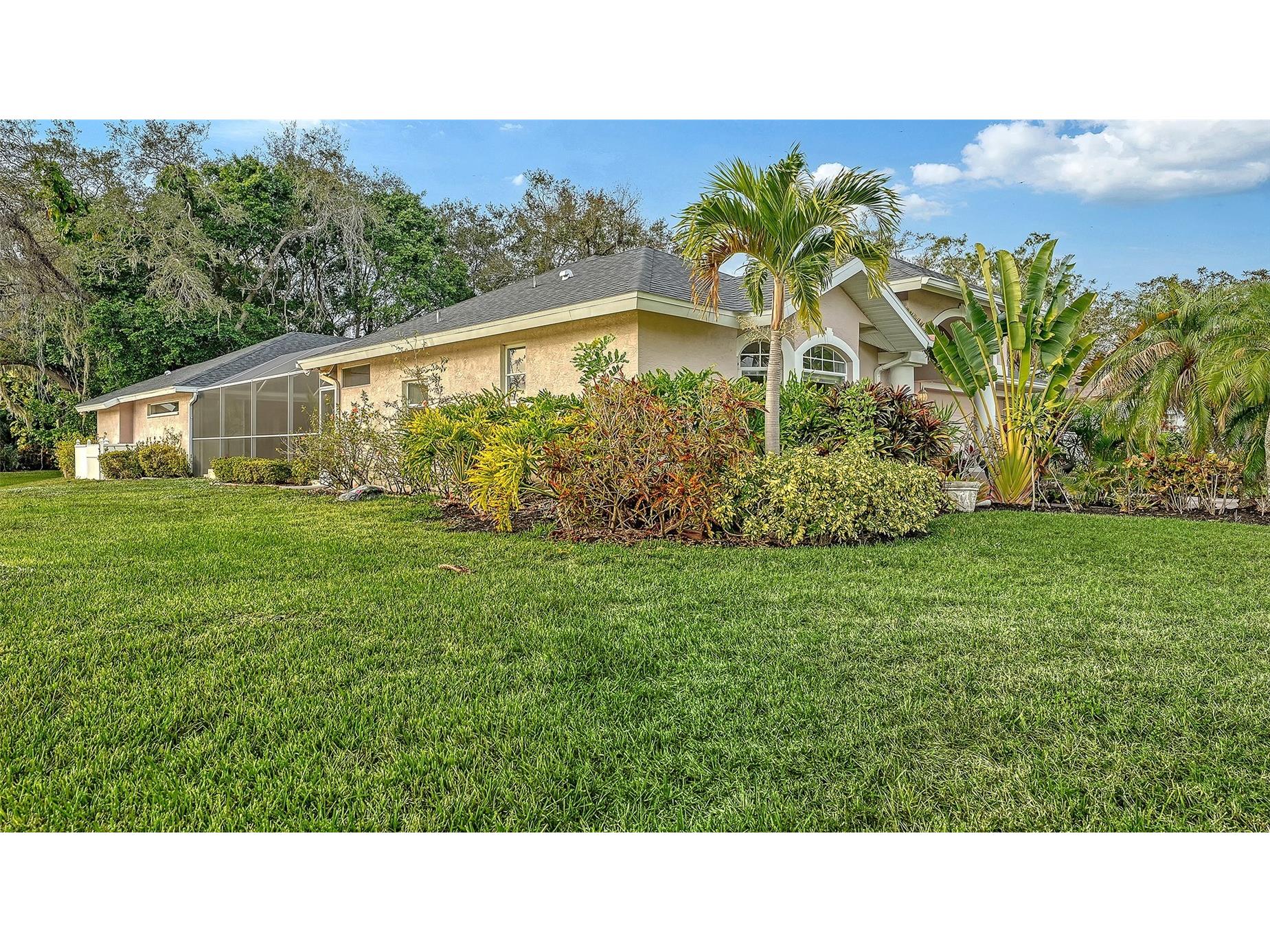 8117 Misty Oaks Boulevard Sarasota FL 34243 A4678054 image14