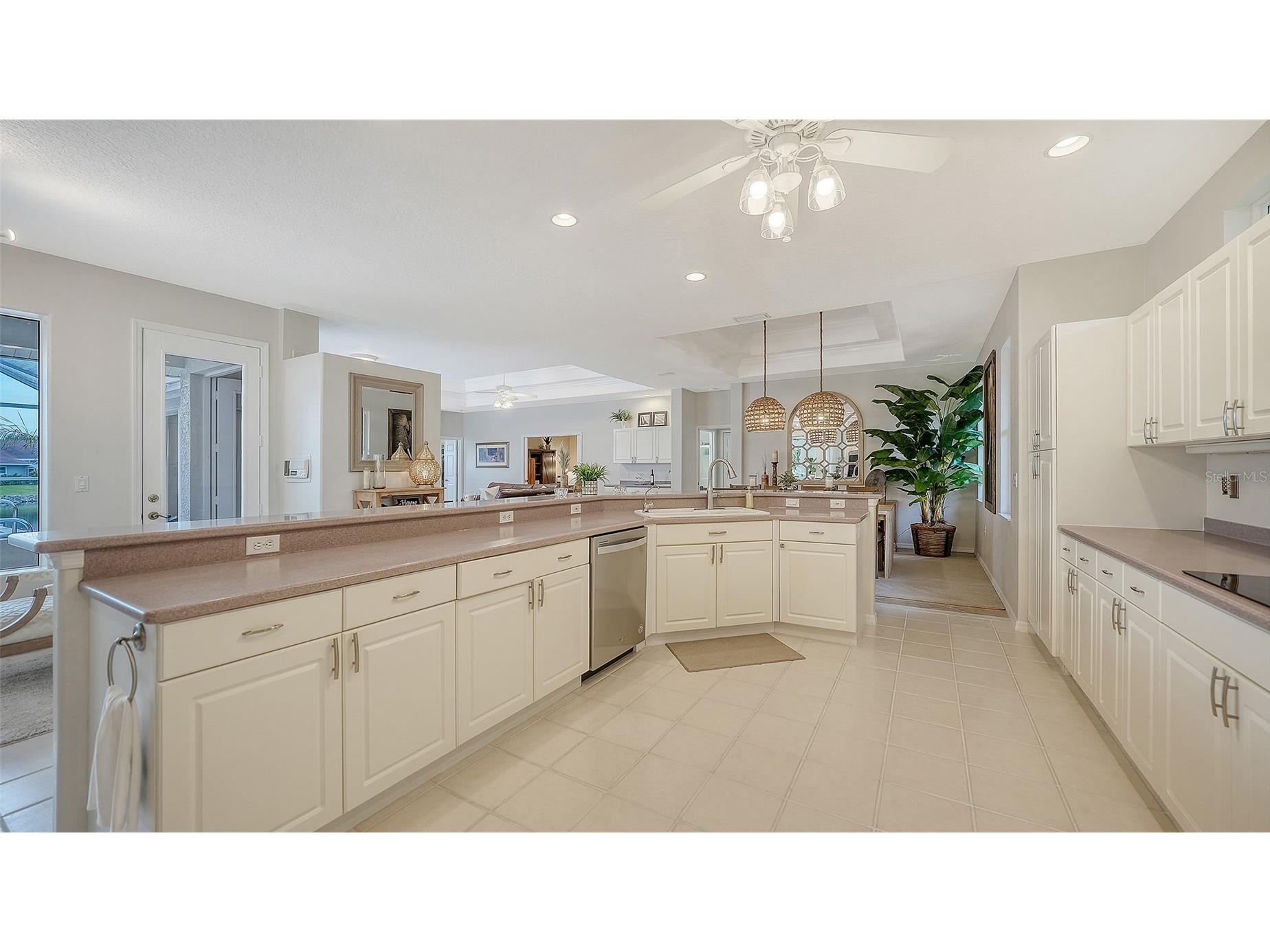 8117 Misty Oaks Boulevard Sarasota FL 34243 A4678054 image27