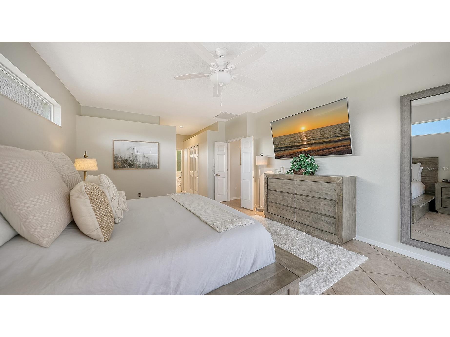 8117 Misty Oaks Boulevard Sarasota FL 34243 A4678054 image42