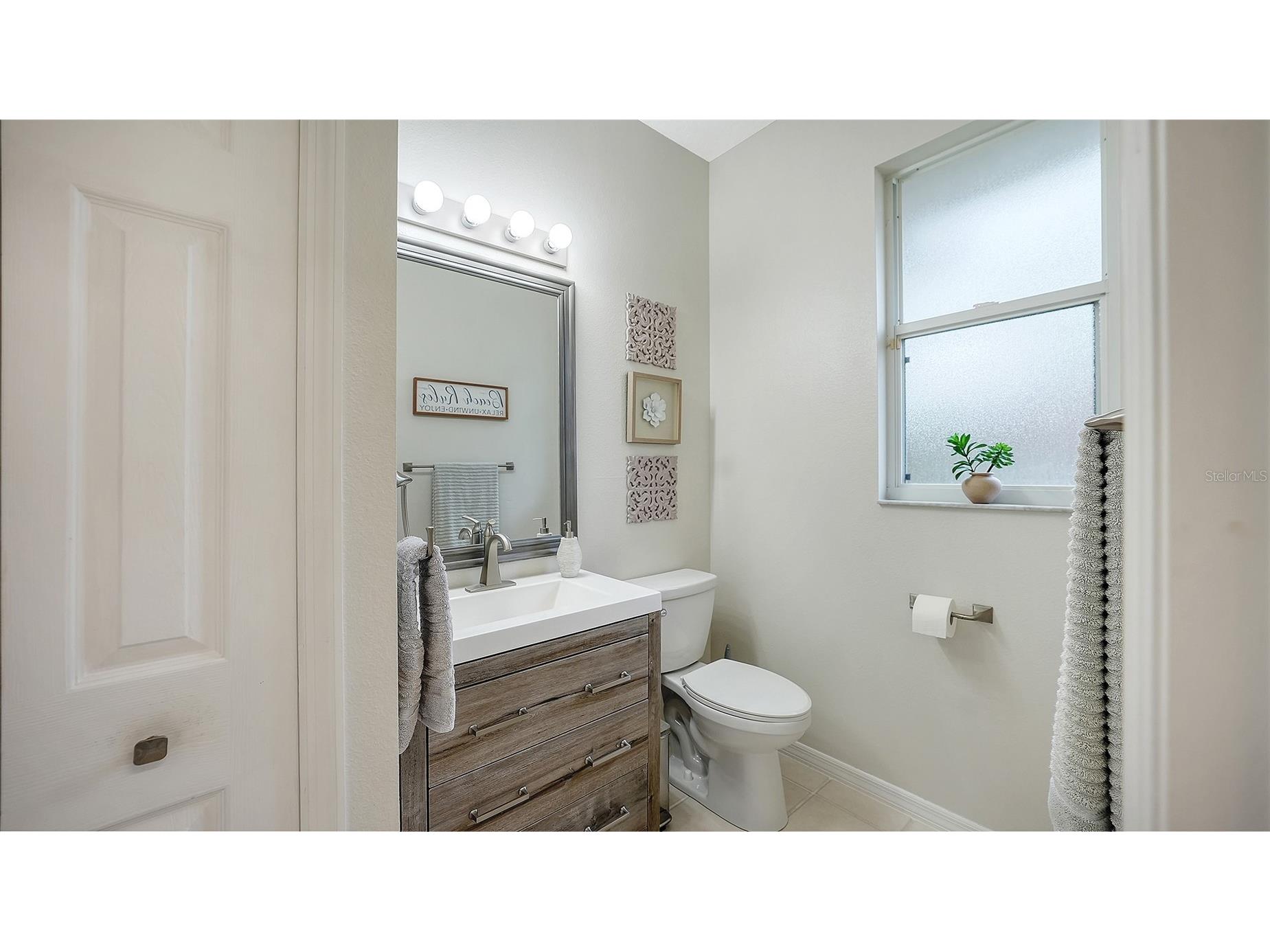 8117 Misty Oaks Boulevard Sarasota FL 34243 A4678054 image50