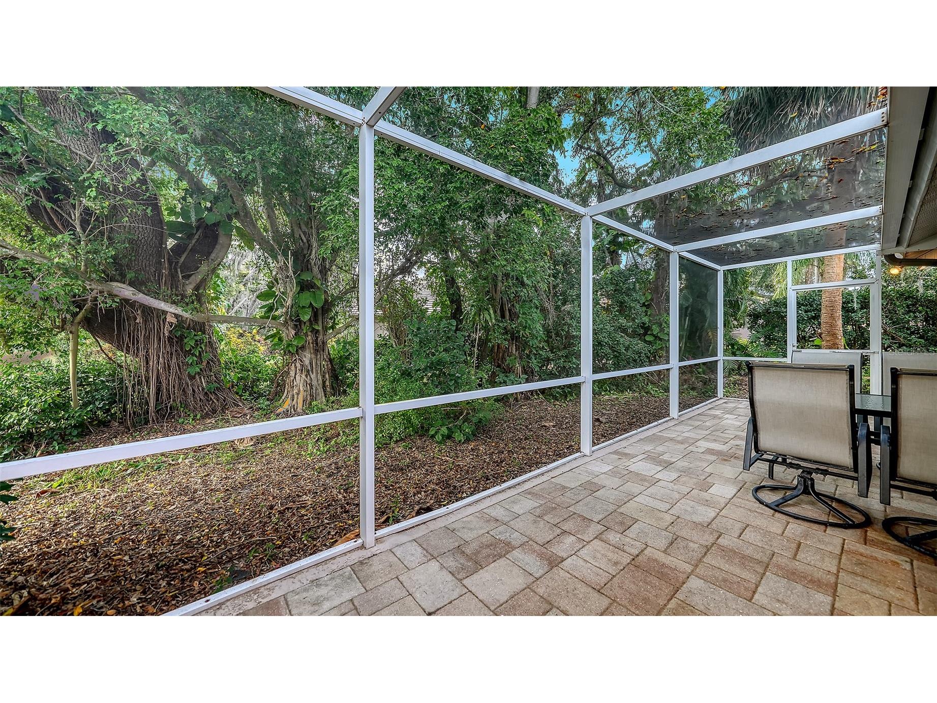 8117 Misty Oaks Boulevard Sarasota FL 34243 A4678054 image52