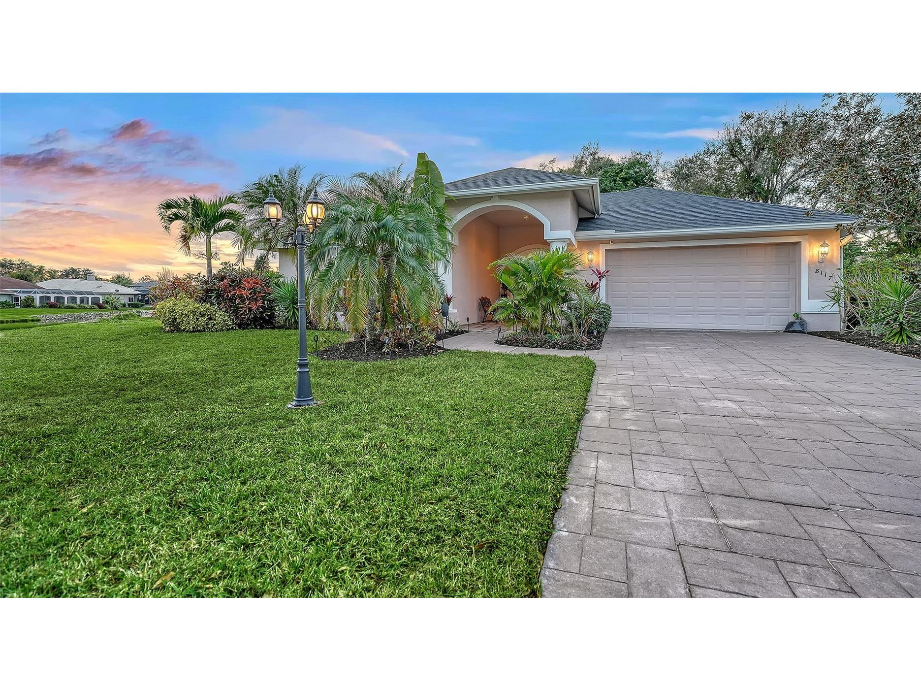8117 Misty Oaks Boulevard Sarasota FL 34243 A4678054 image6