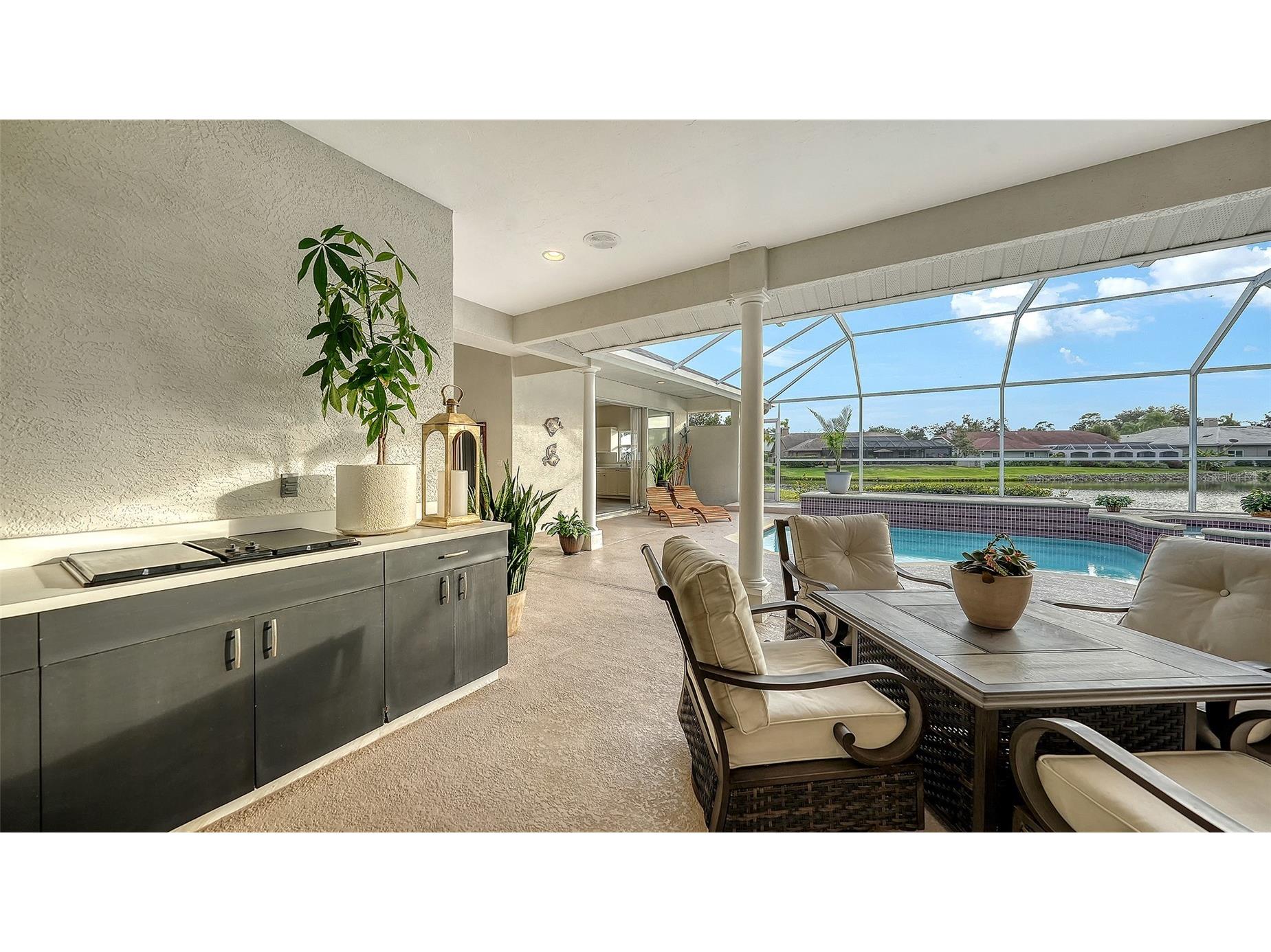 8117 Misty Oaks Boulevard Sarasota FL 34243 A4678054 image63