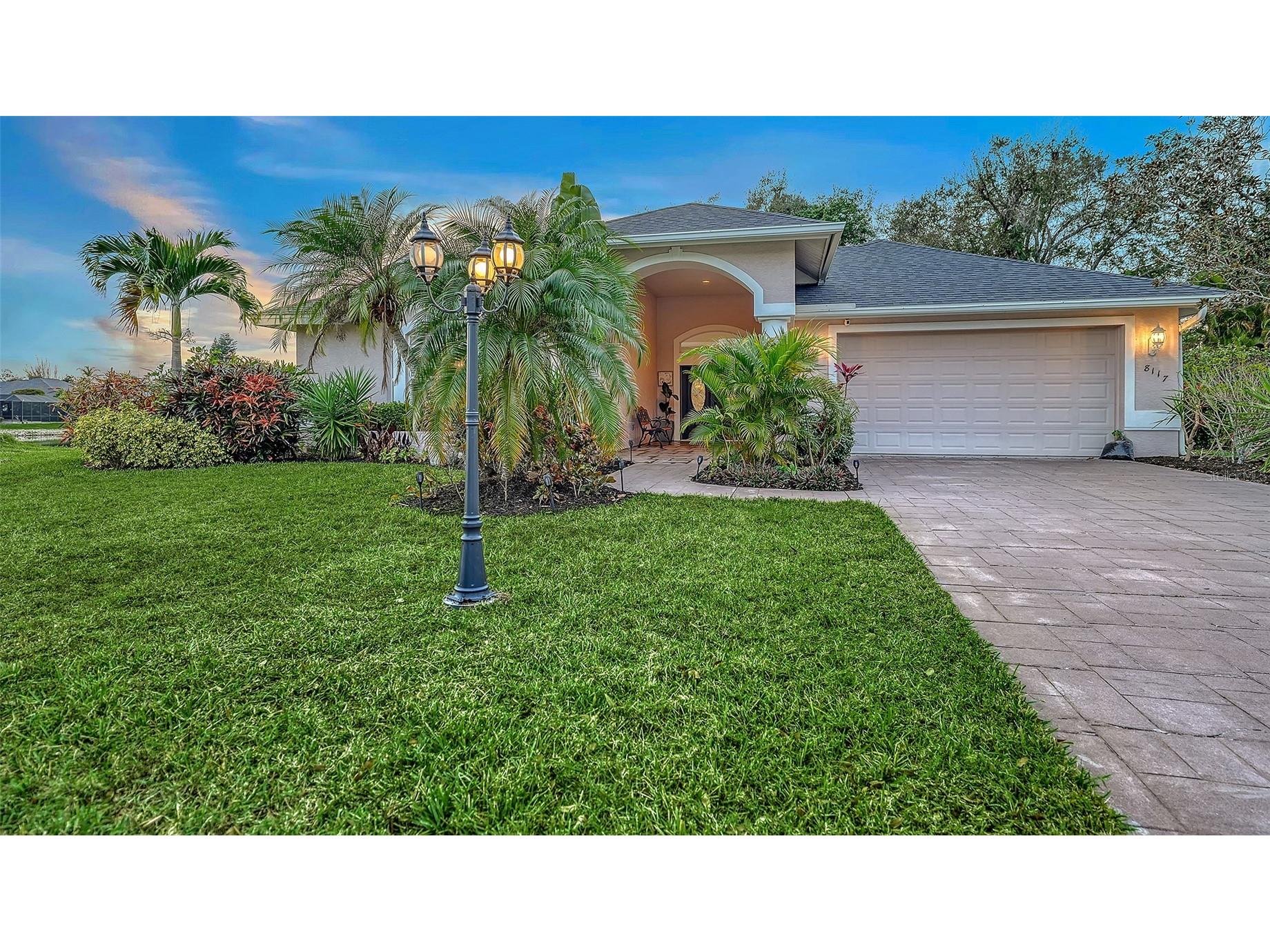 8117 Misty Oaks Boulevard Sarasota FL 34243 A4678054 image7