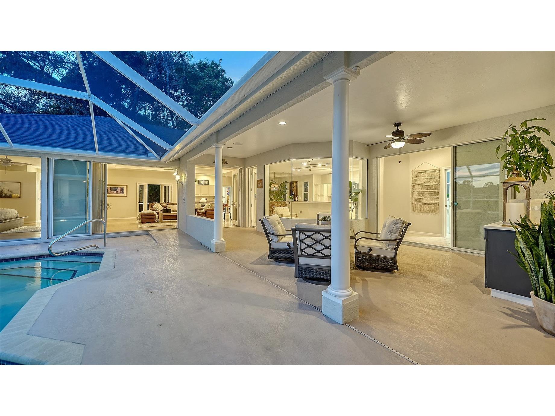 8117 Misty Oaks Boulevard Sarasota FL 34243 A4678054 image72