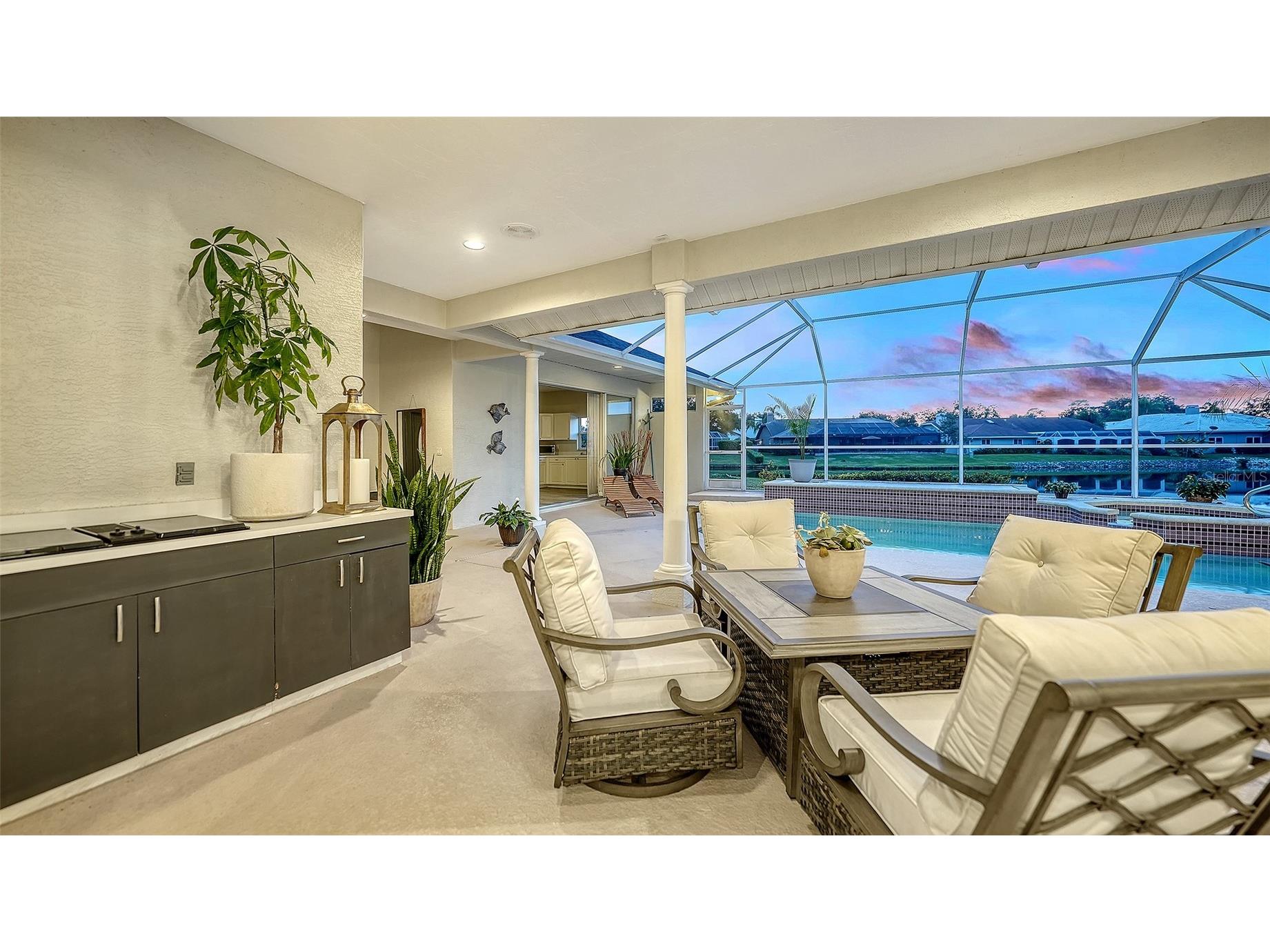 8117 Misty Oaks Boulevard Sarasota FL 34243 A4678054 image74