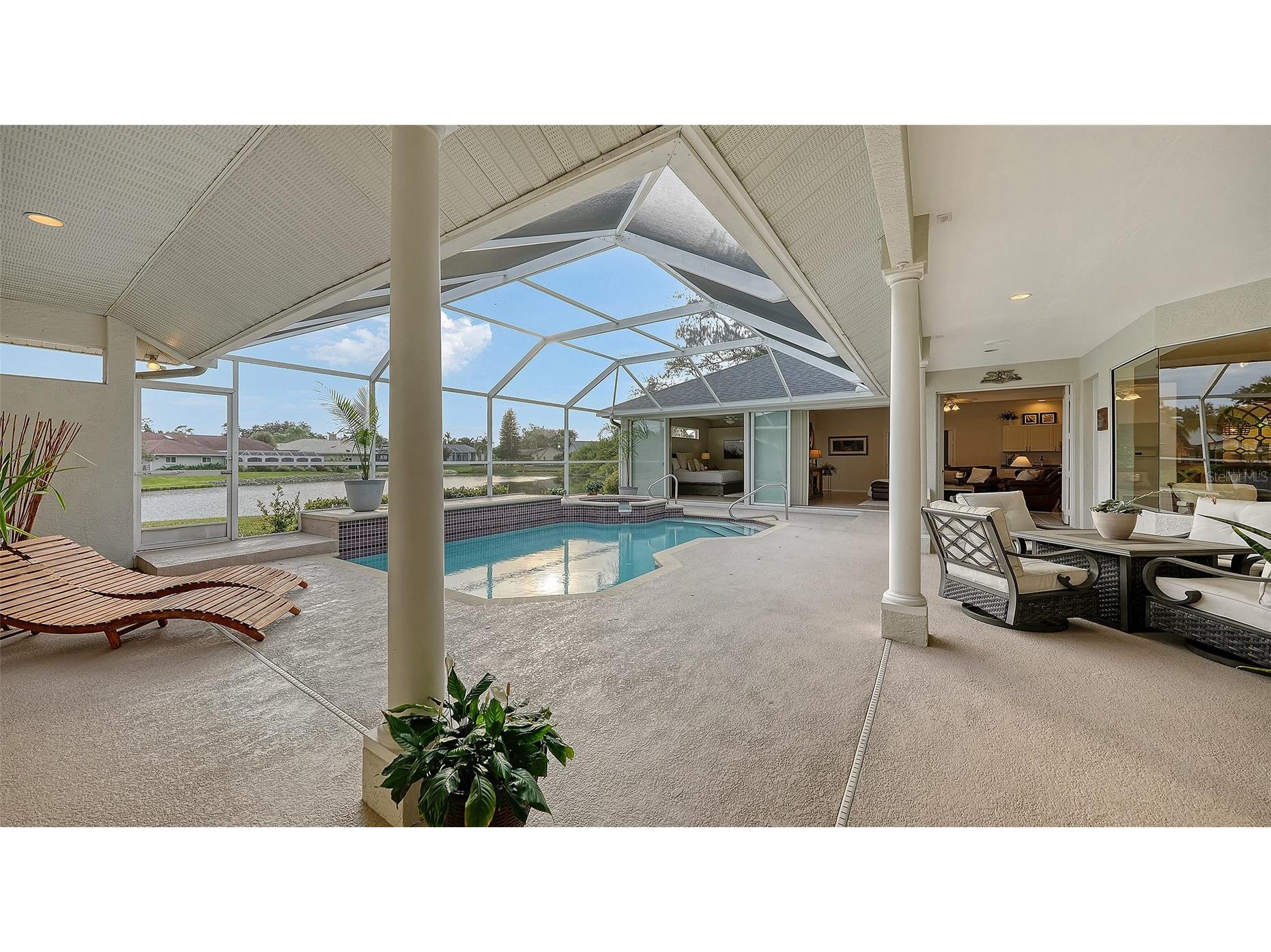 8117 Misty Oaks Boulevard Sarasota FL 34243 A4678054 image93