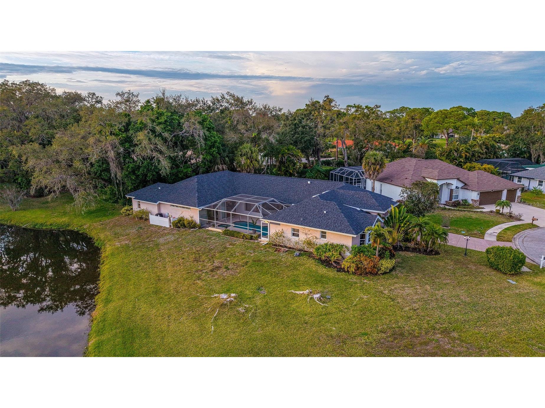 8117 Misty Oaks Boulevard Sarasota FL 34243 A4678054 image99