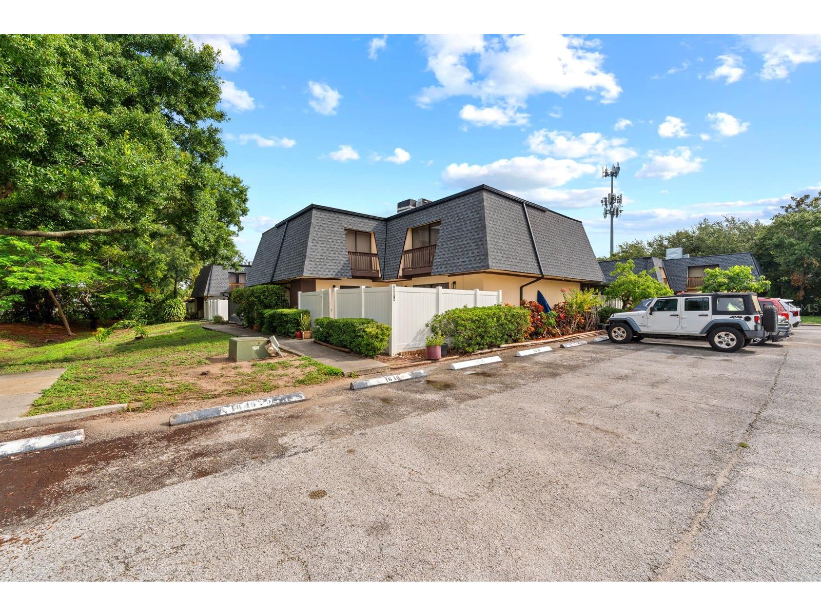 8118 Oak Trace Way #C Tampa FL 33634 TB8514272 image1