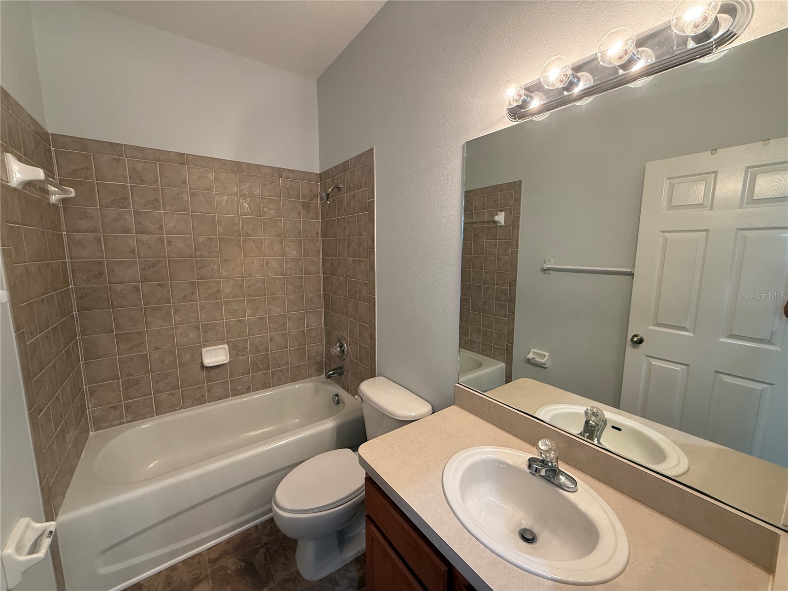 8118 Stone Path Way Tampa FL 33647 TB8499584 image31