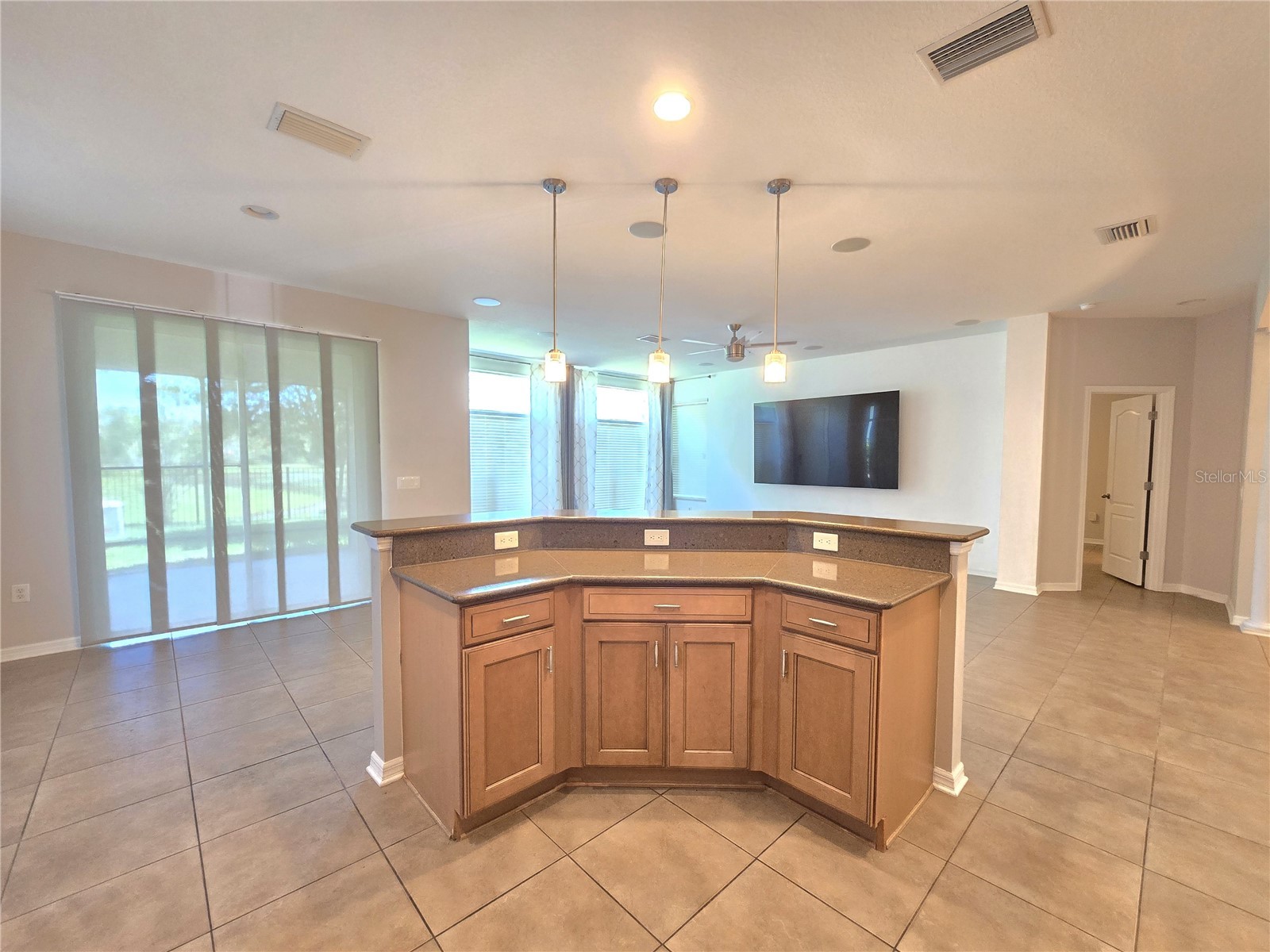 8119 Hampton Lake Drive Tampa FL 33647 TB8519142 image15