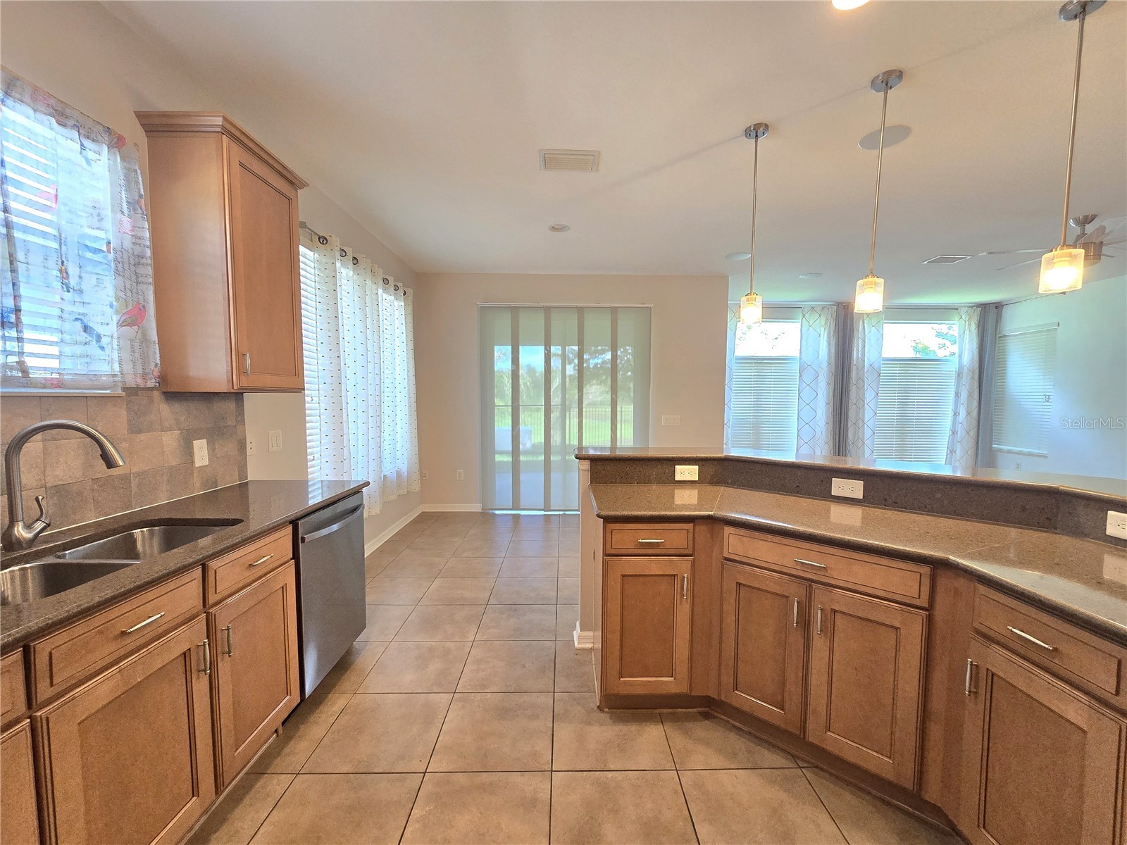 8119 Hampton Lake Drive Tampa FL 33647 TB8519142 image16