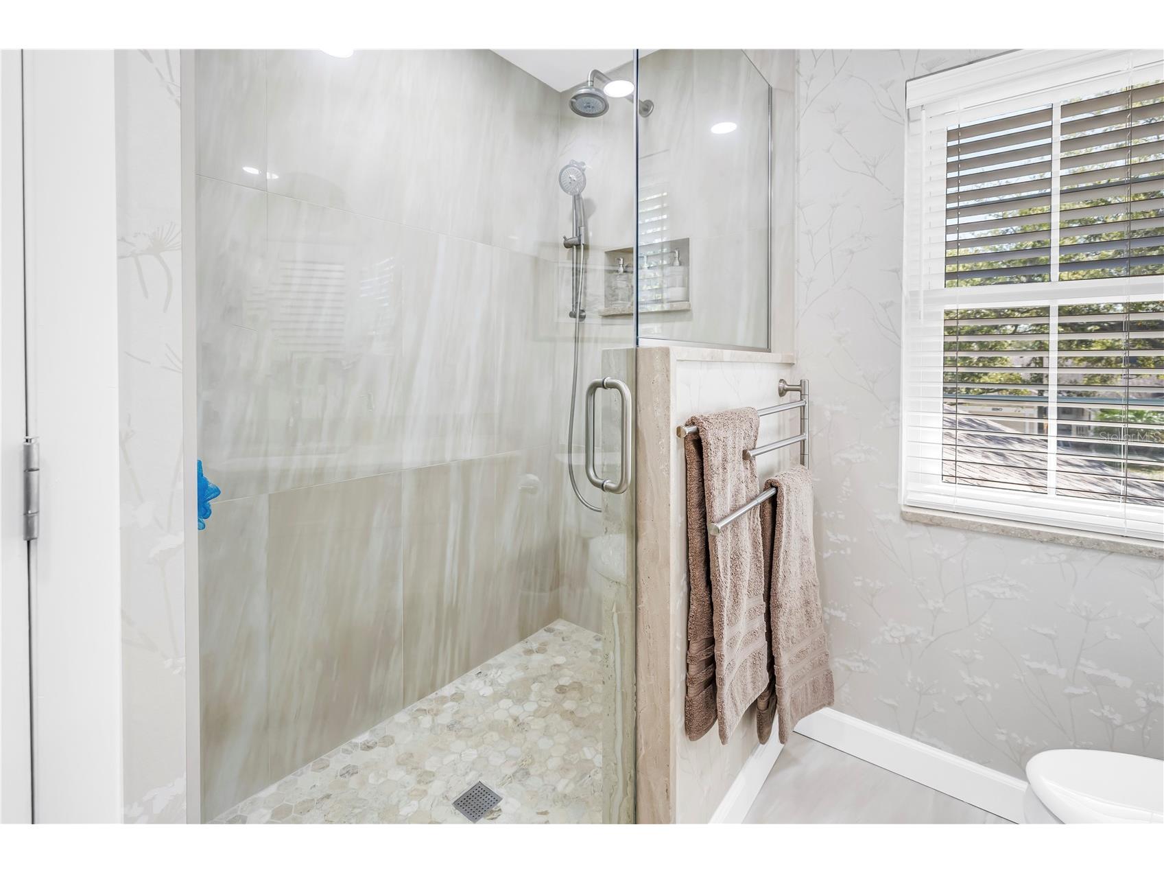 812 Amelia Court NE Saint Petersburg FL 33702 TB8481073 image27