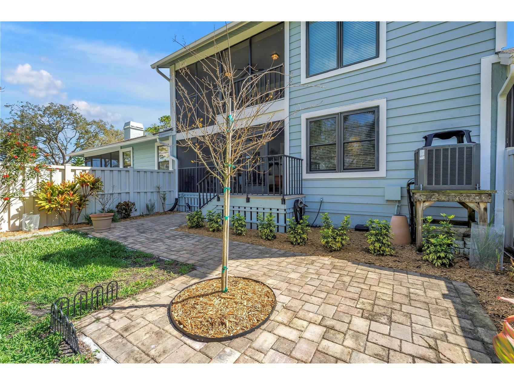 812 Amelia Court NE Saint Petersburg FL 33702 TB8481073 image7
