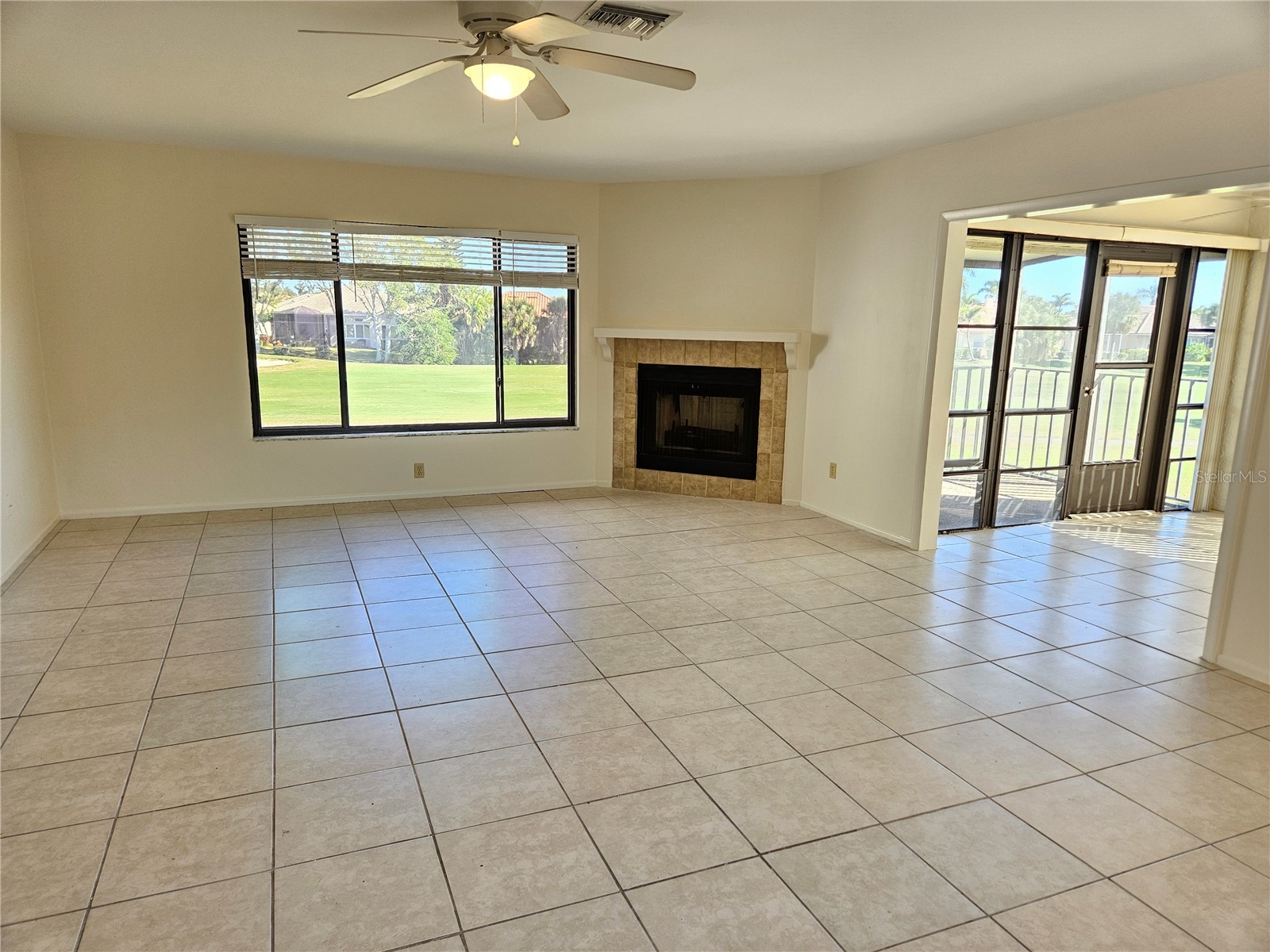 812 Capri Isles Boulevard #225 Venice FL 34292 N6142154 image5