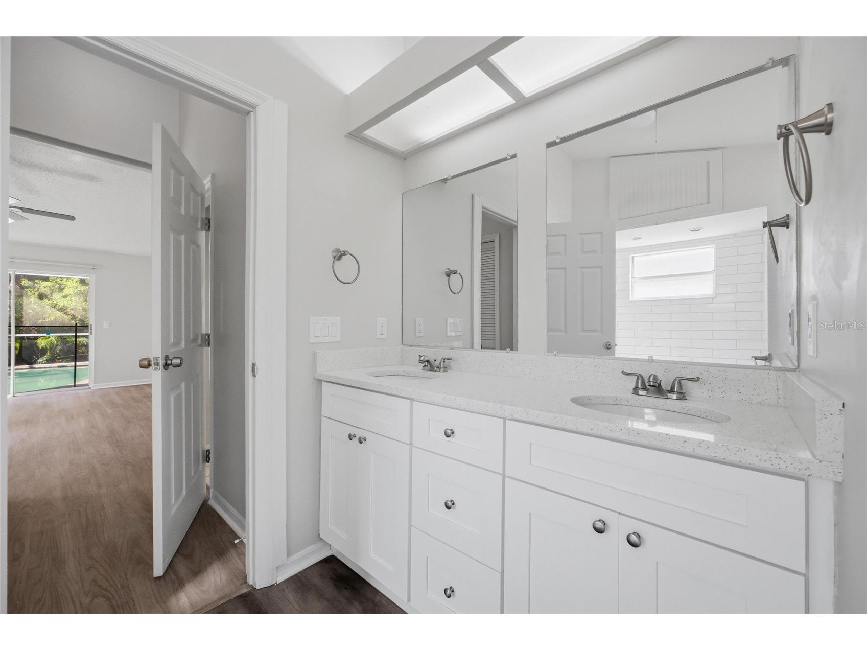 812 Crestridge Drive Tarpon Springs FL 34688 TB8485378 image16