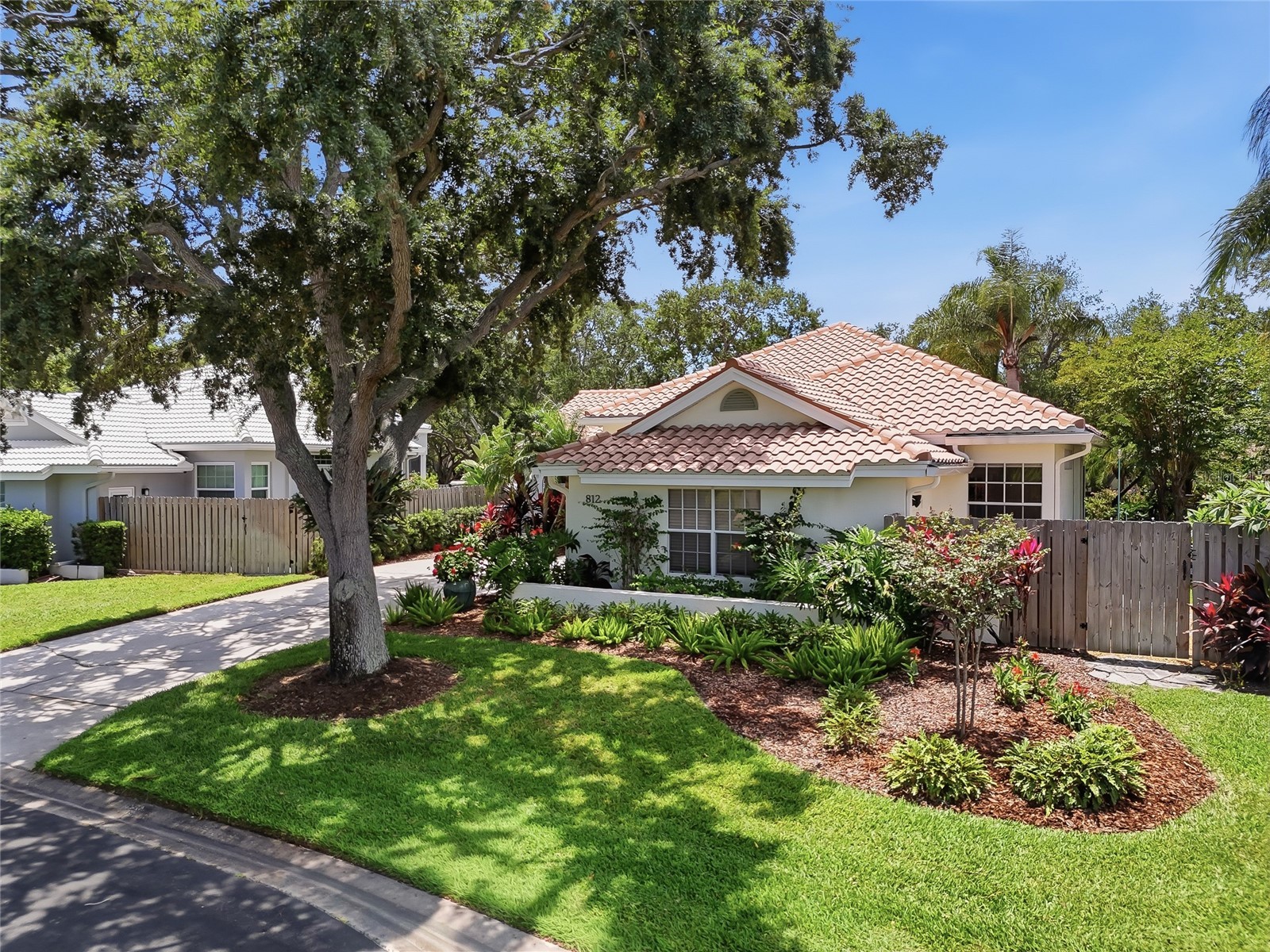 812 Live Oak Terrace NE Saint Petersburg FL 33703 TB8508007 image1