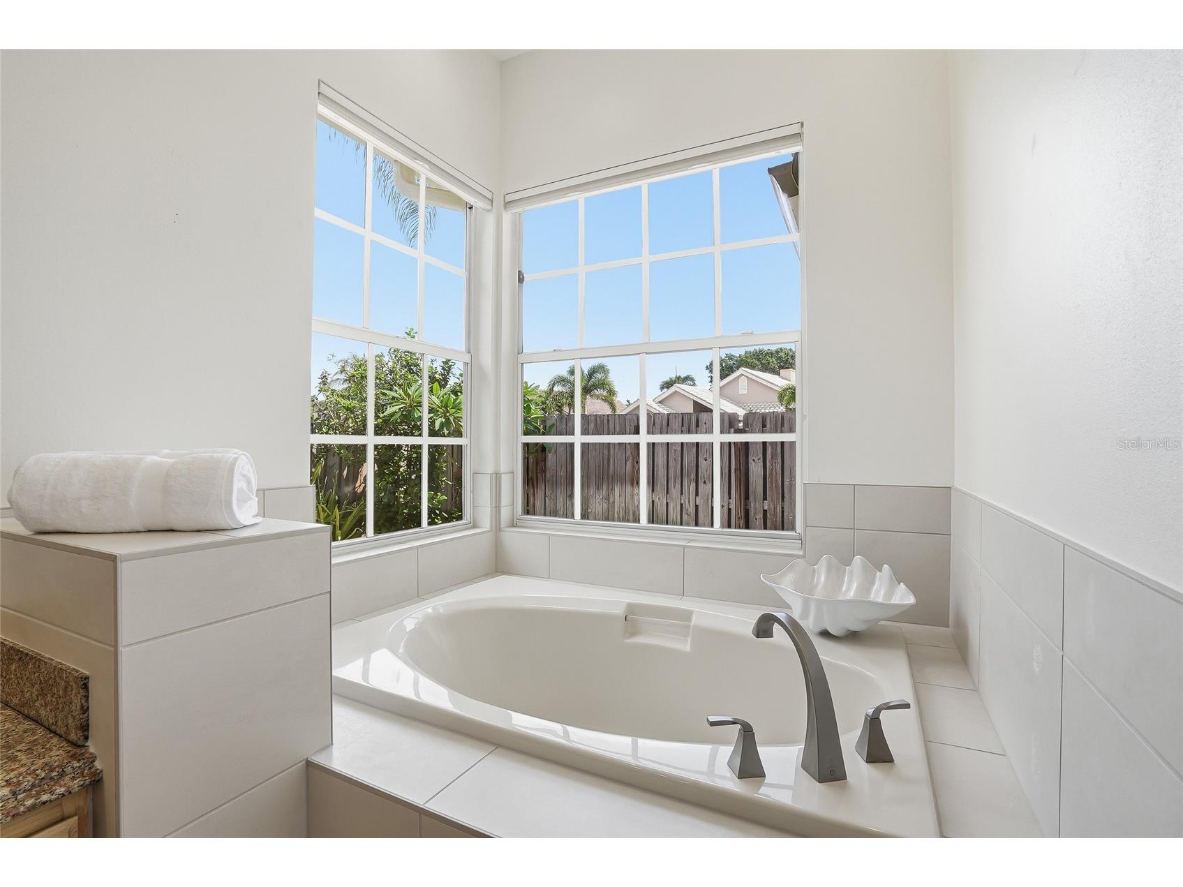 812 Live Oak Terrace NE Saint Petersburg FL 33703 TB8508007 image12