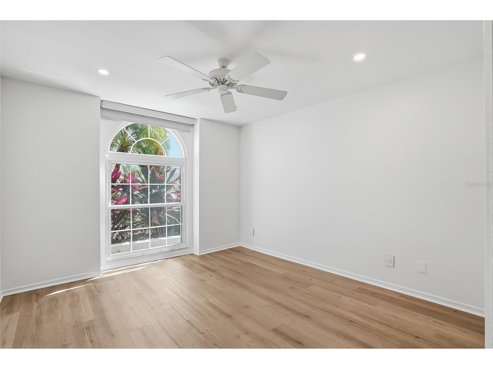 812 Live Oak Terrace NE Saint Petersburg FL 33703 TB8508007 image14