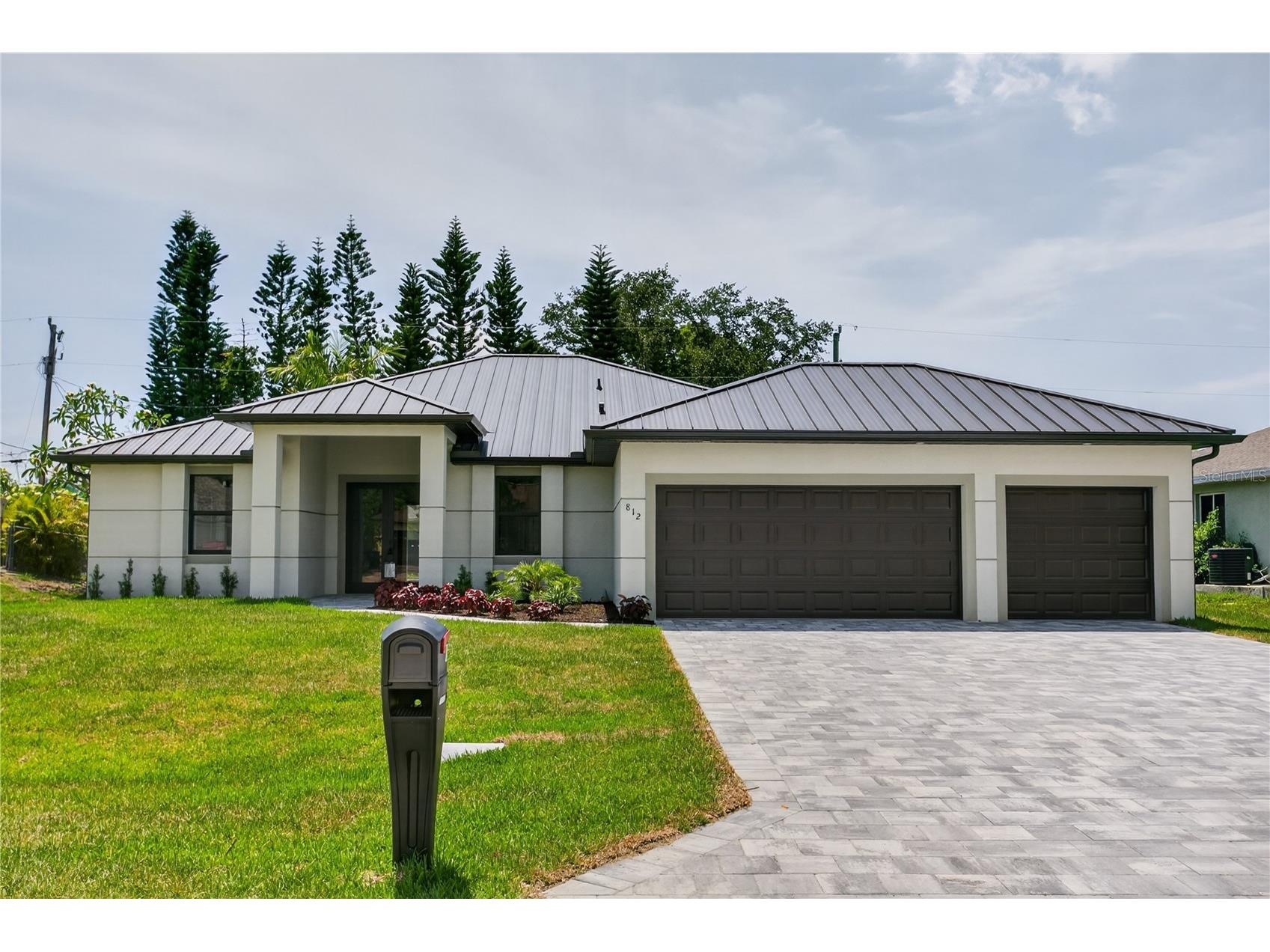 812 SW 14th Avenue Cape Coral FL 33991 A4693978 image1