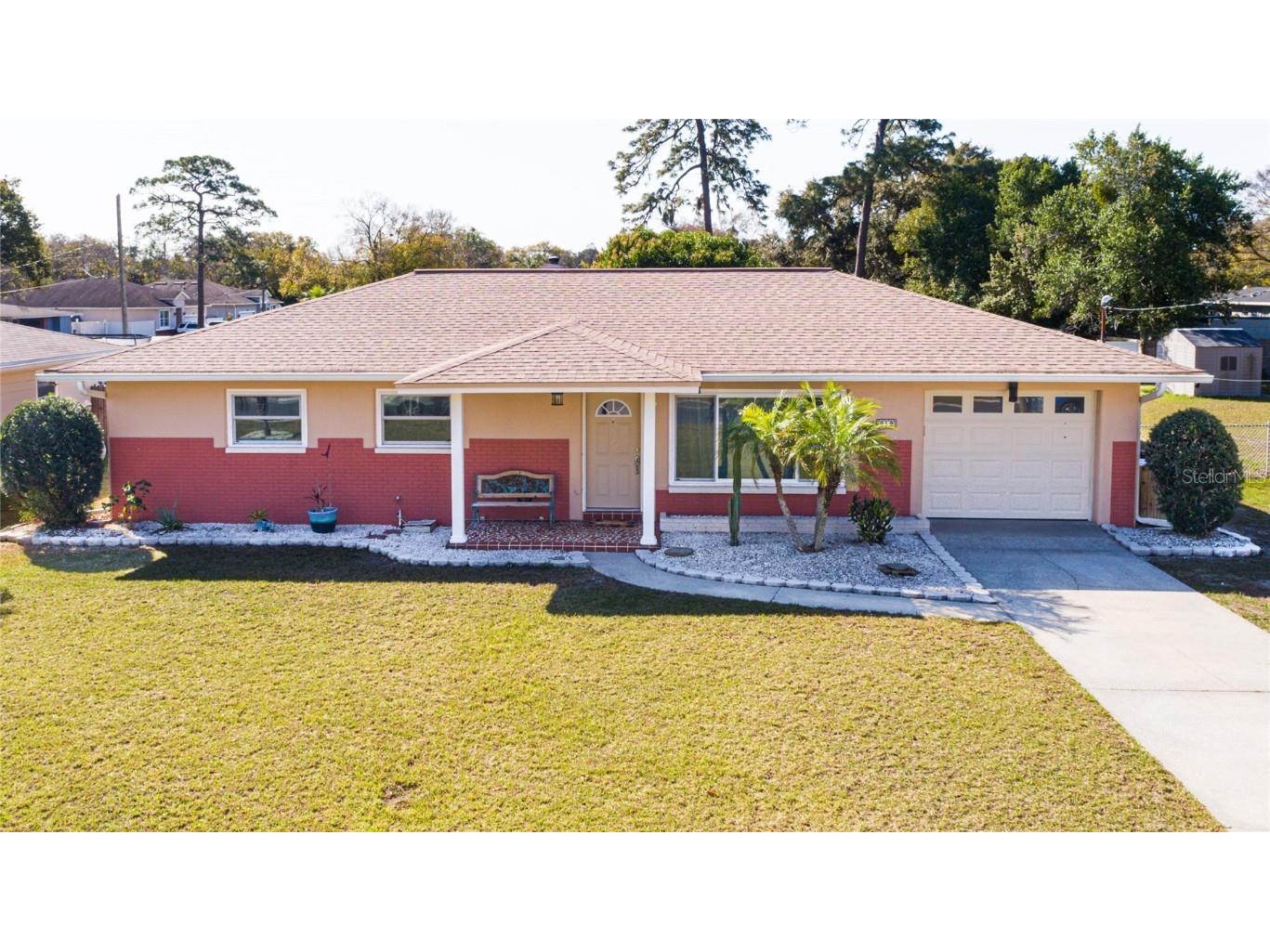 812 W 124th Avenue Tampa FL 33612 U8230559 image1