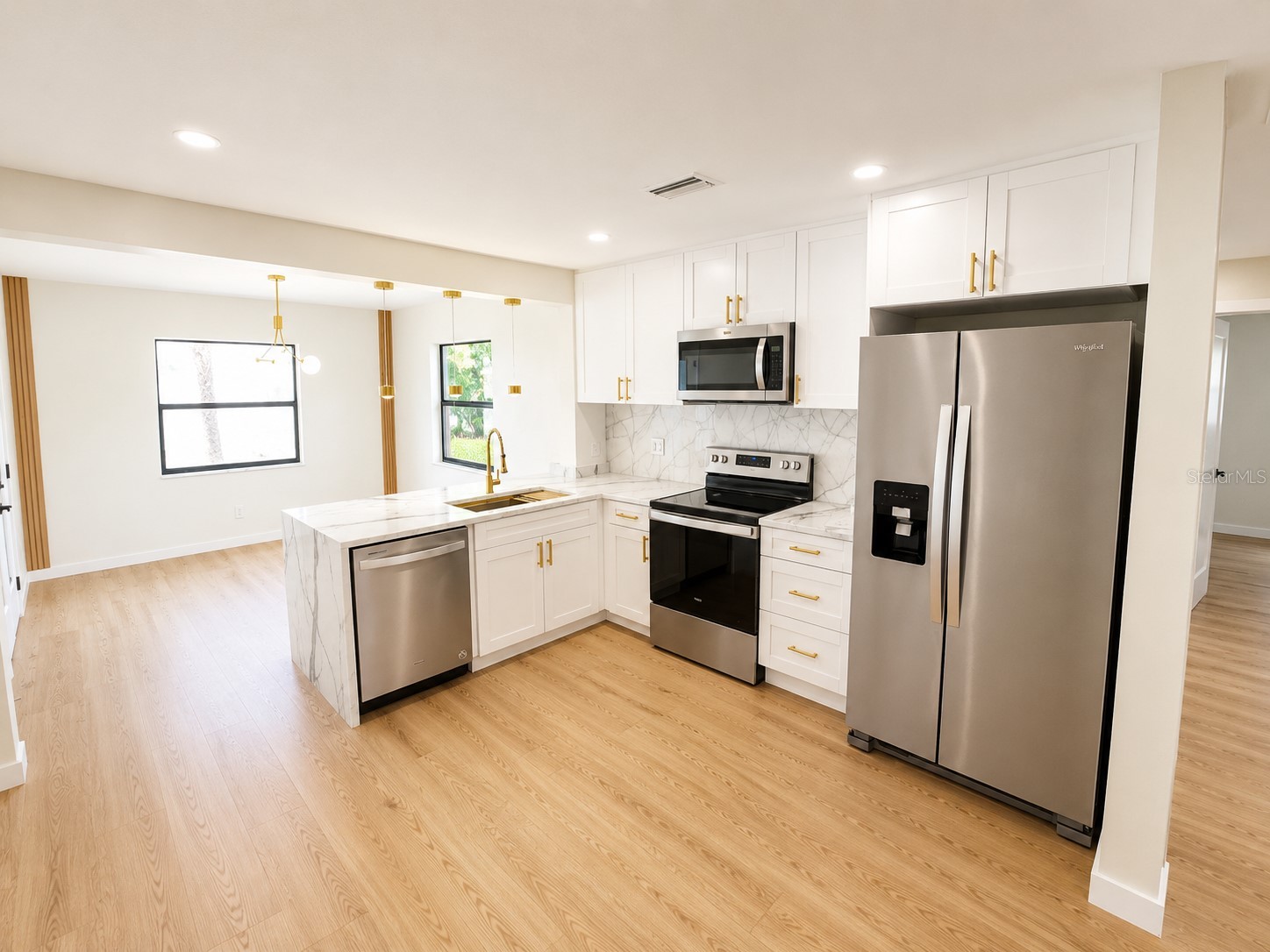 8120 7th Street N Saint Petersburg FL 33702 TB8523073 image6