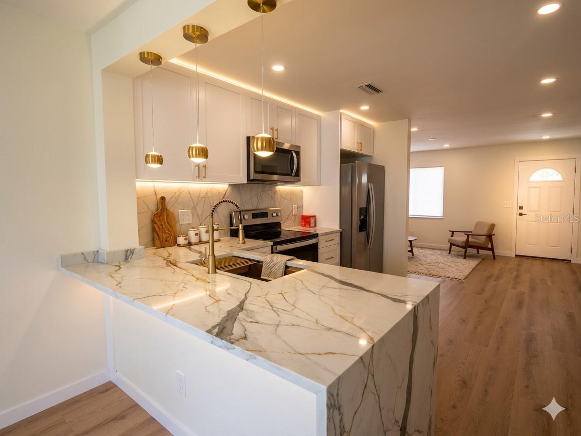 8120 7th Street N Saint Petersburg FL 33702 TB8523073 image9