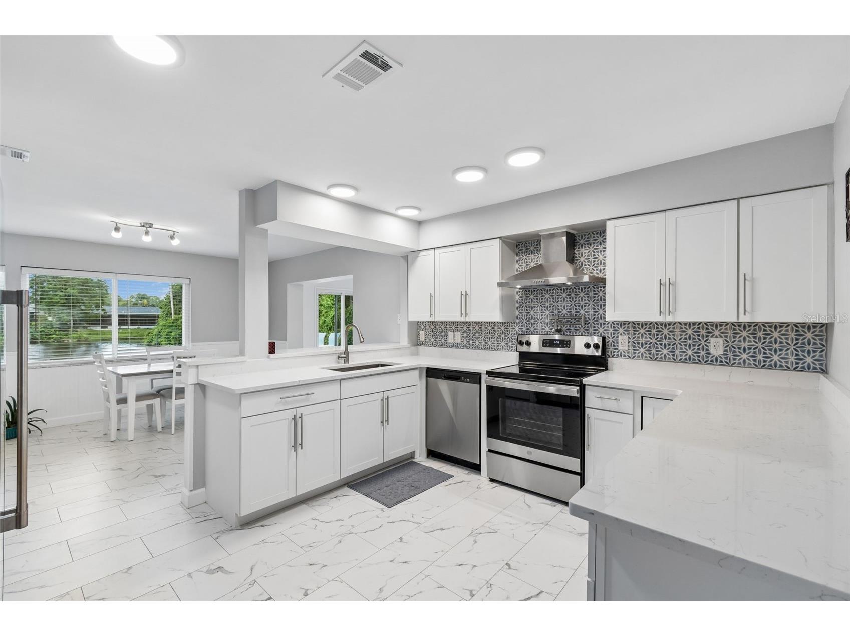 8120 Brown Pelican Avenue New Port Richey FL 34653 W7886704 image8