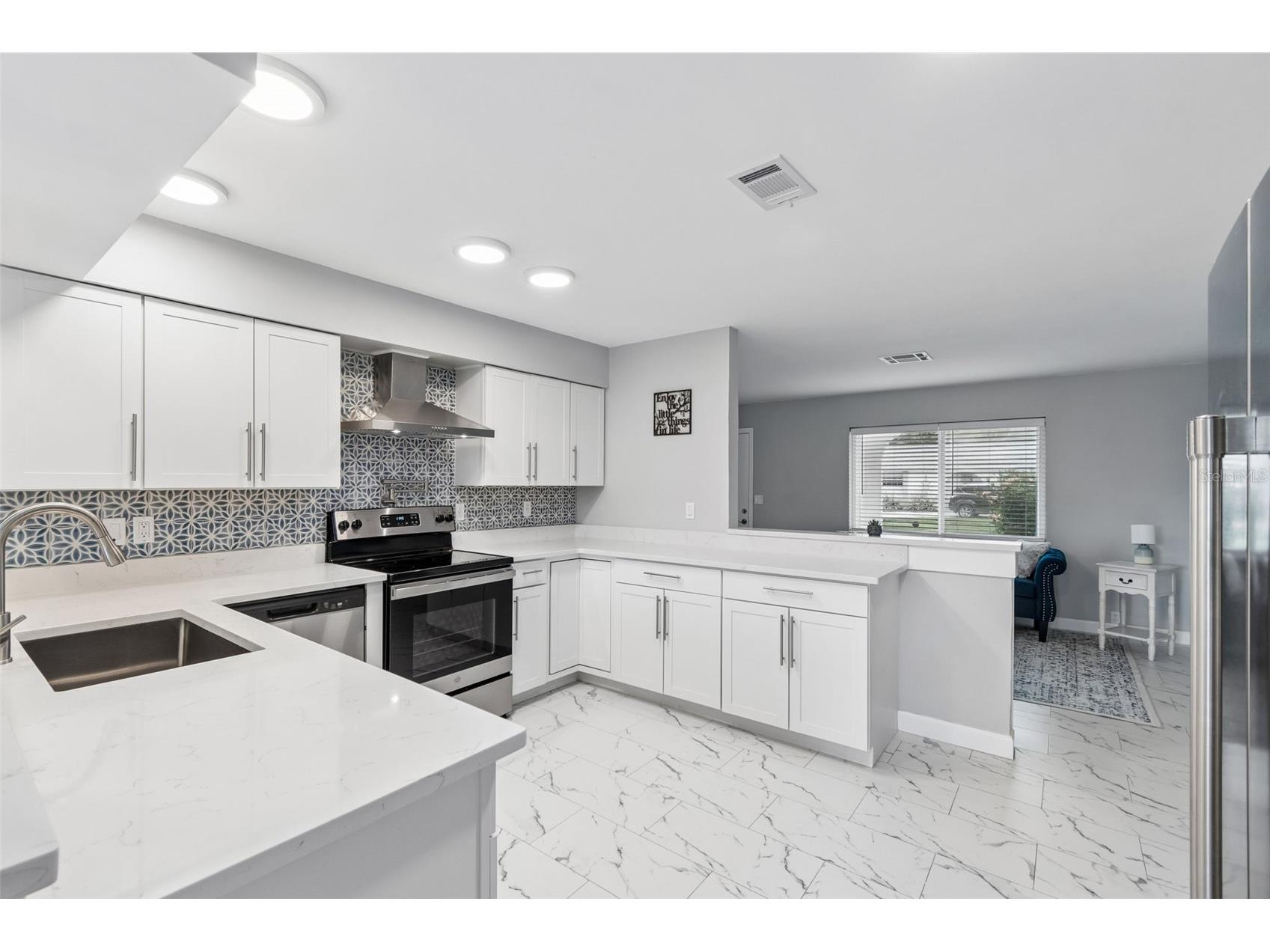 8120 Brown Pelican Avenue New Port Richey FL 34653 W7886704 image9