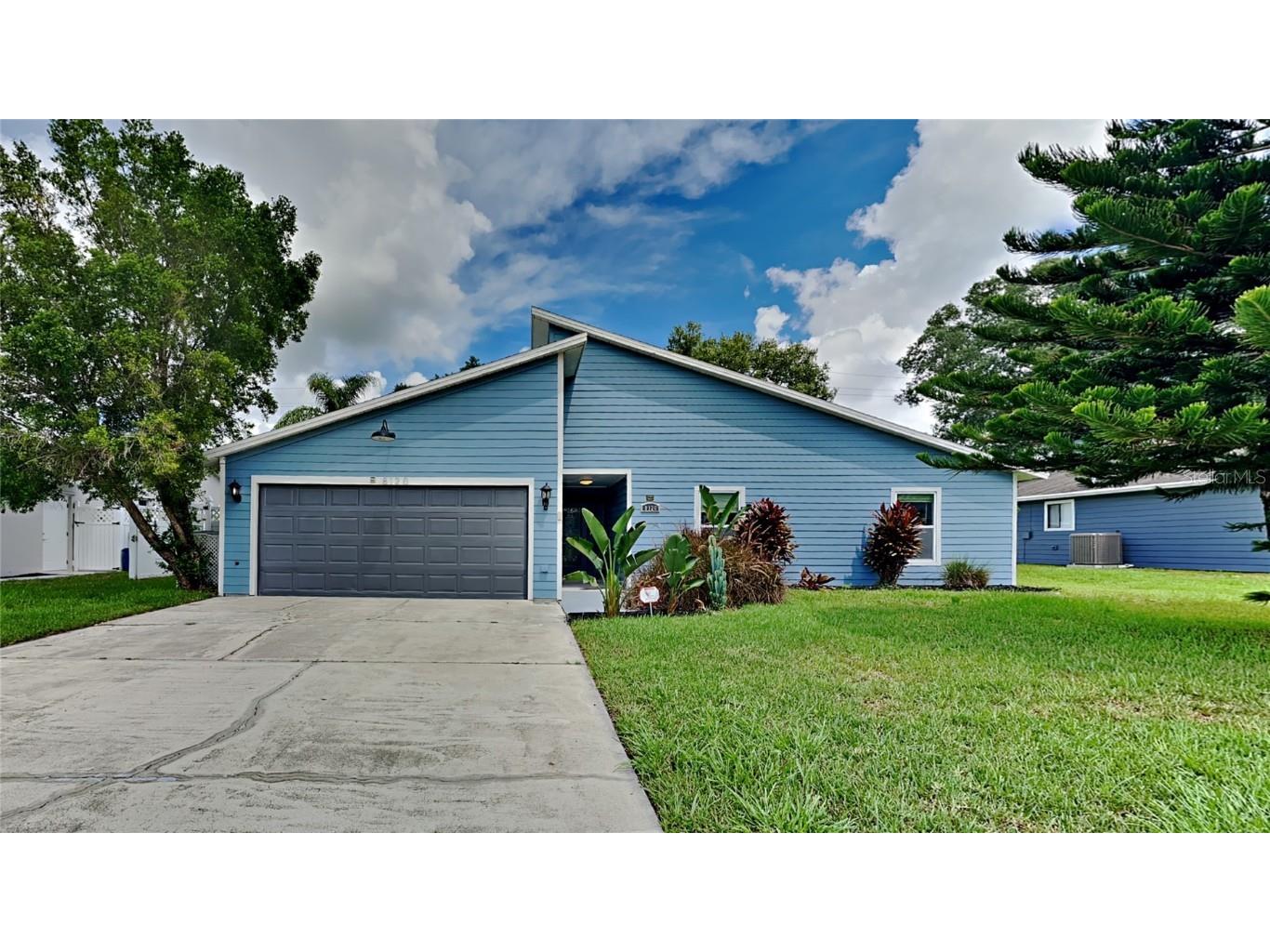 8120 Glenbrooke Place Sarasota FL 34243 TB8317798 image1