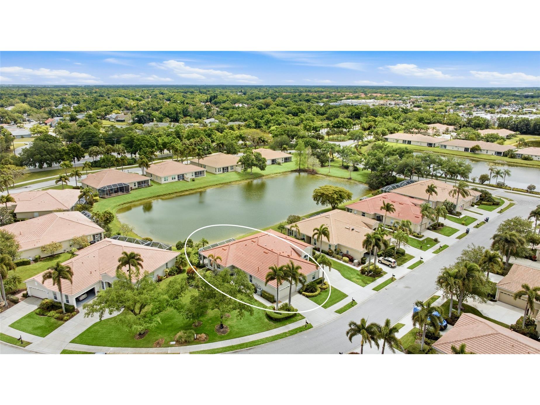 8120 Victoria Falls Circle Sarasota FL 34243 A4688835 image1