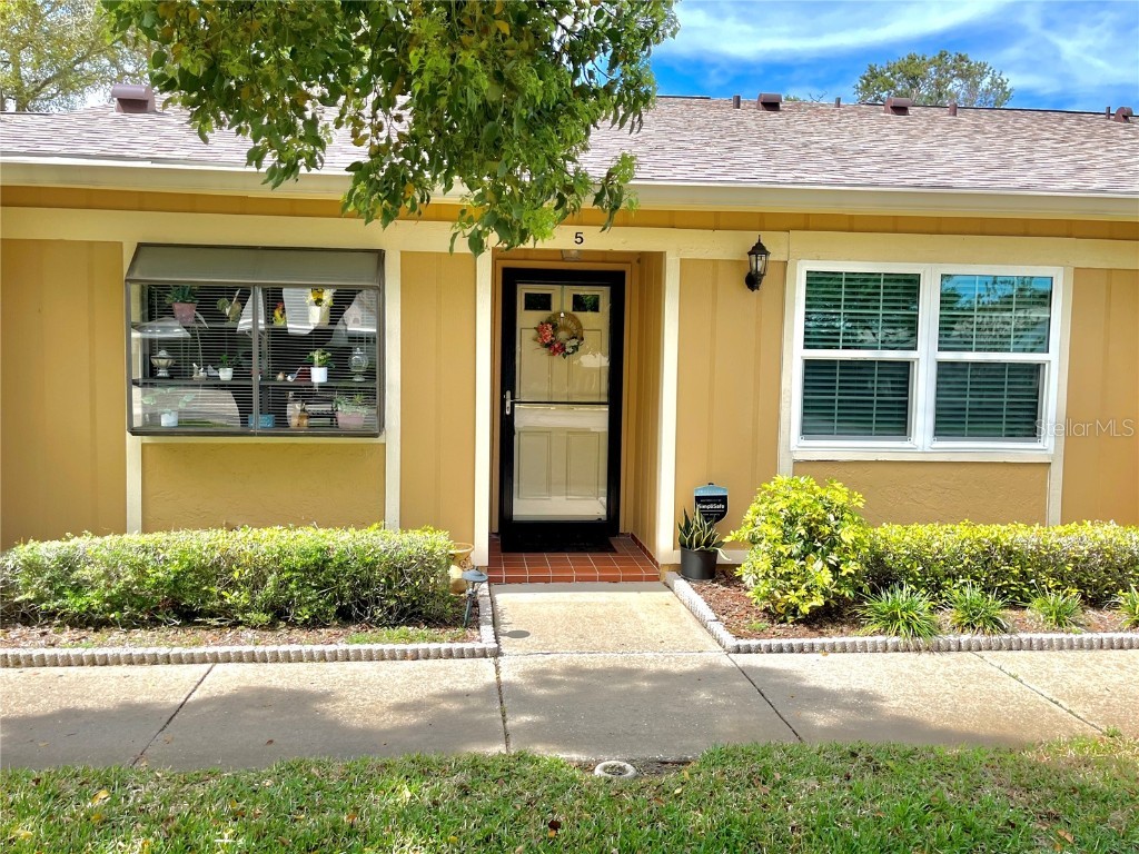 8121 Braddock Circle #5 Port Richey FL 34668 W7862664 image1