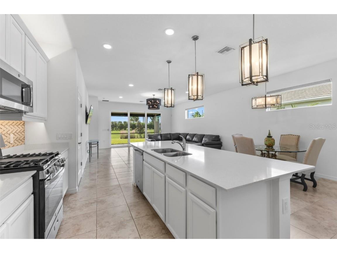 8121 Sternway Road Sarasota FL 34240 A4667132 image12