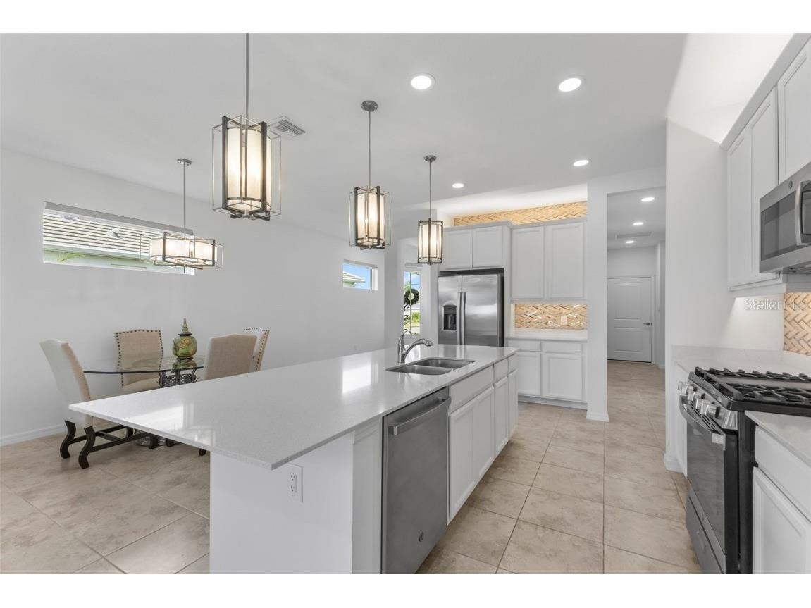 8121 Sternway Road Sarasota FL 34240 A4667132 image18