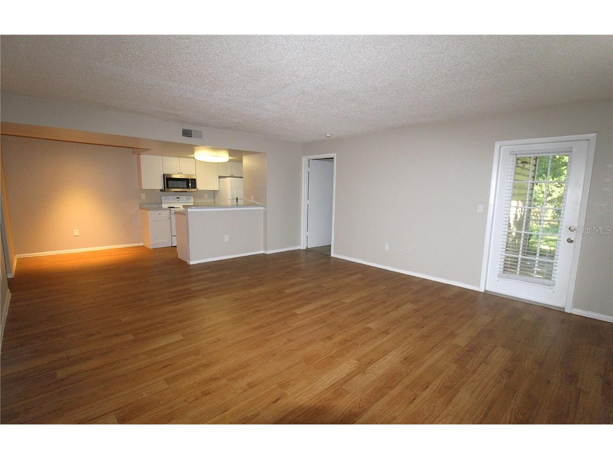 8122 45th Court E #3 Sarasota FL 34243 A4668890 image3