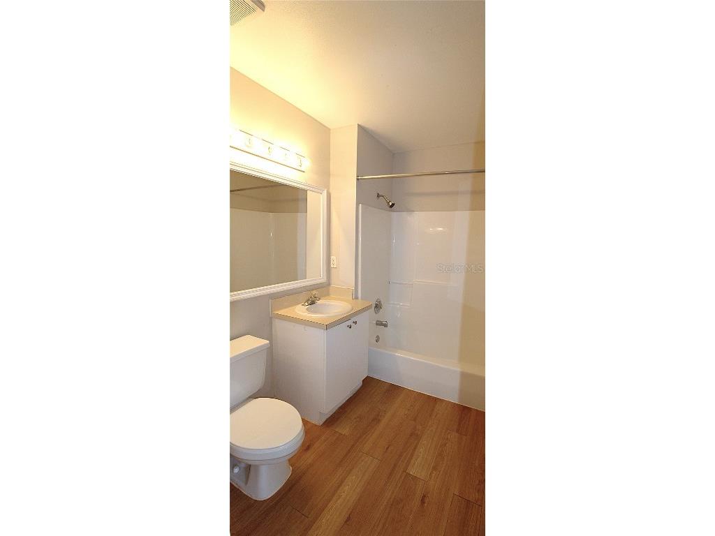 8122 45th Court E #7 Sarasota FL 34243 A4668806 image6