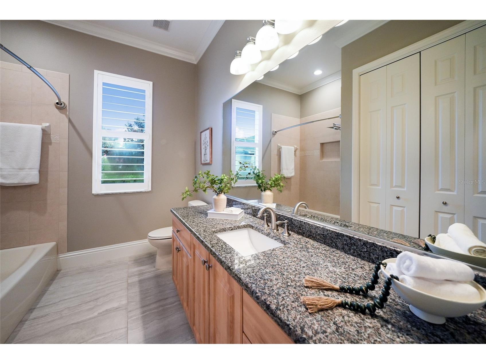 8122 Lone Tree Glen Lakewood Ranch FL 34202 A4699545 image41