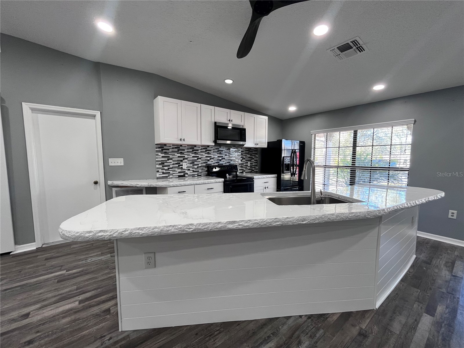 8122 Matthew Drive New Port Richey FL 34653 W7876989 image4