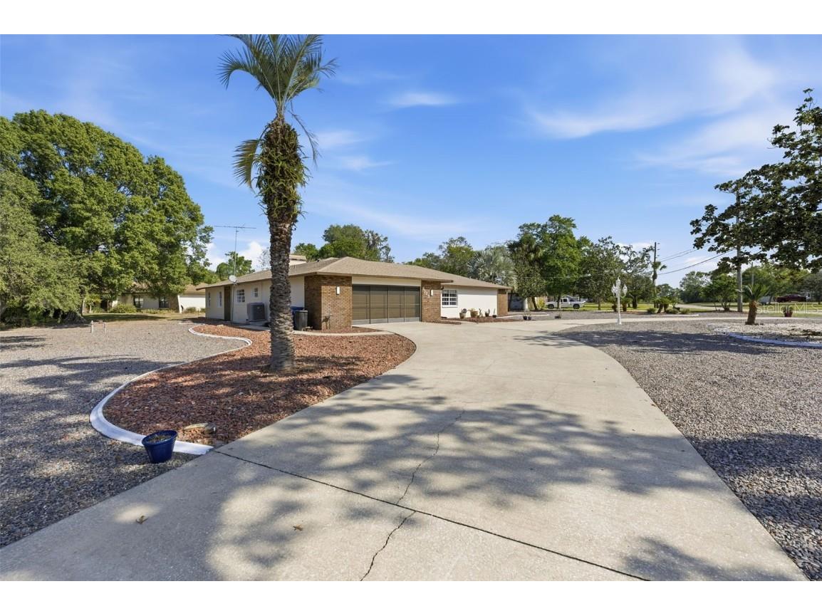 8123 River Country Drive Weeki Wachee FL 34607 W7880998 image8