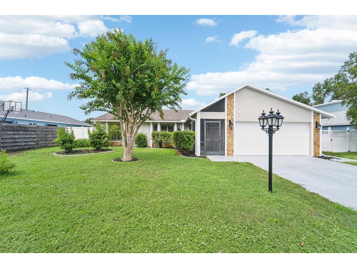 8124 Glenbrooke Place Sarasota FL 34243 A4621571 image1