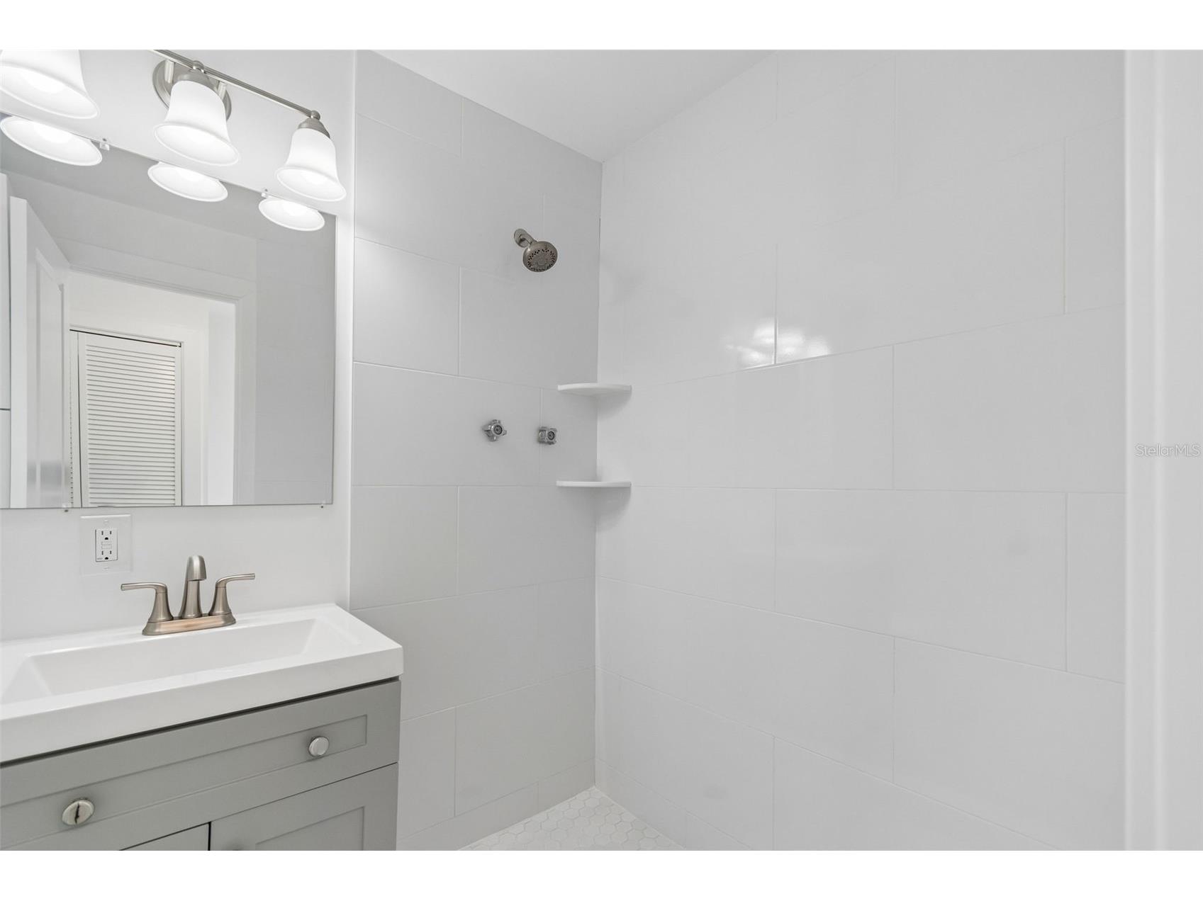8125 Bayshore Drive Treasure Island FL 33706 TB8525917 image18