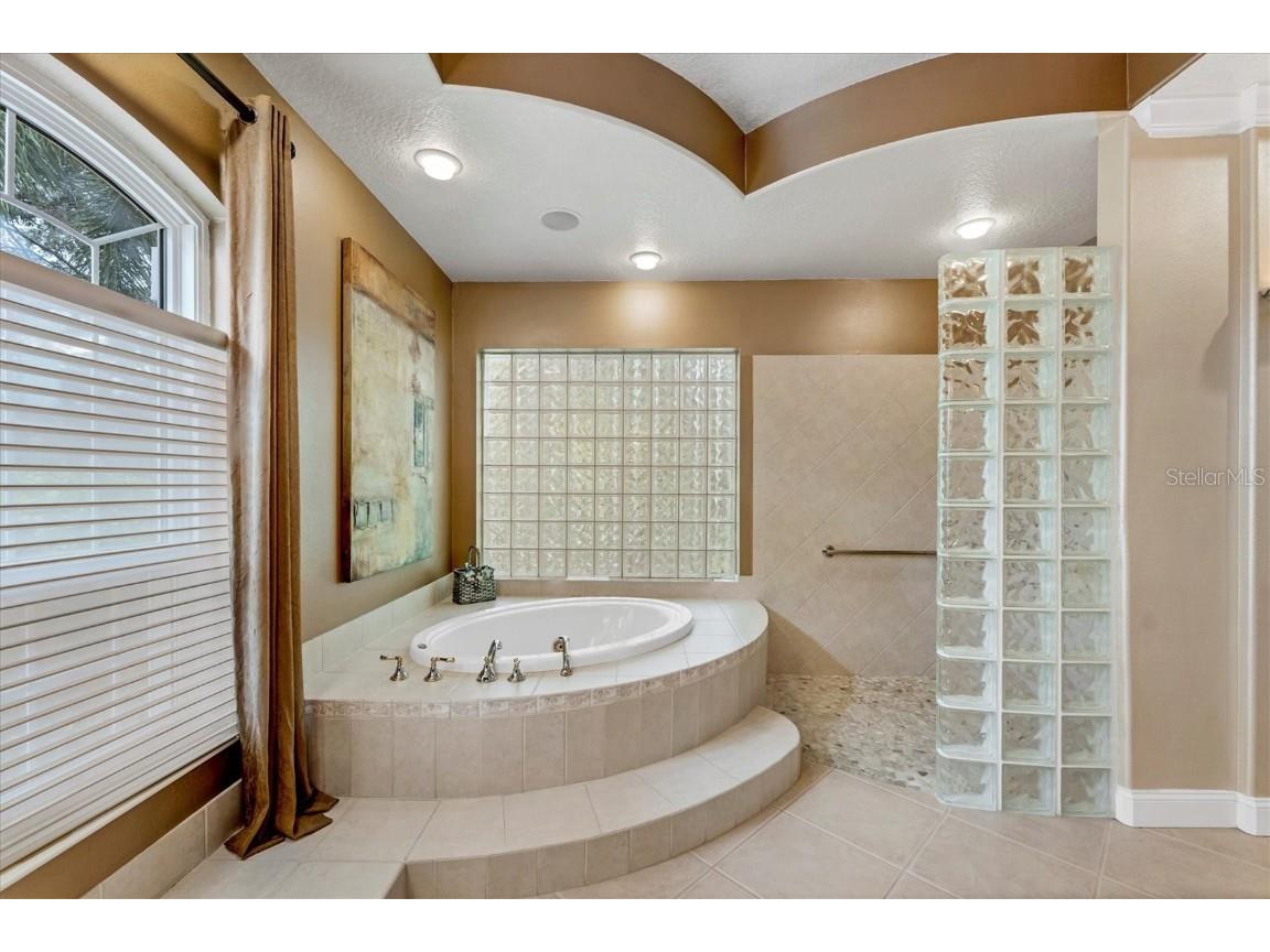 8125 Collingwood Court University Park FL 34201 A4667344 image23