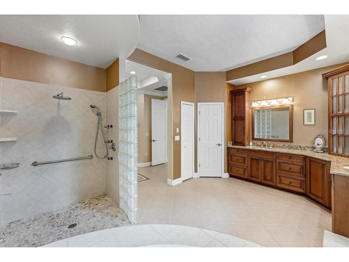 8125 Collingwood Court University Park FL 34201 A4667344 image24