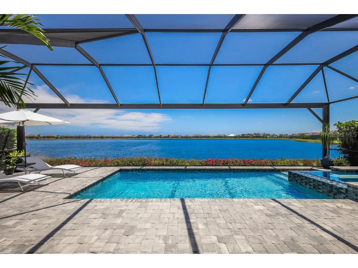 8128 Grande Shores Drive Sarasota FL 34240 - LAKE MALLARD A4609669 image1