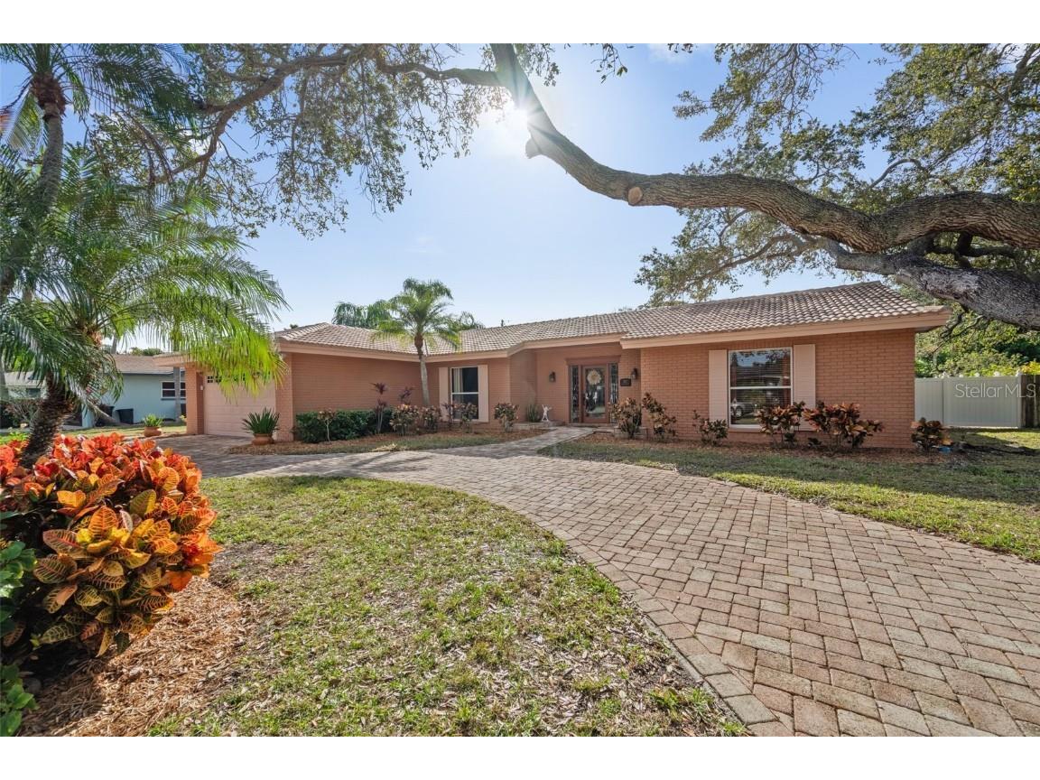 813 Allamanda Drive Largo FL 33770 U8226175 image1