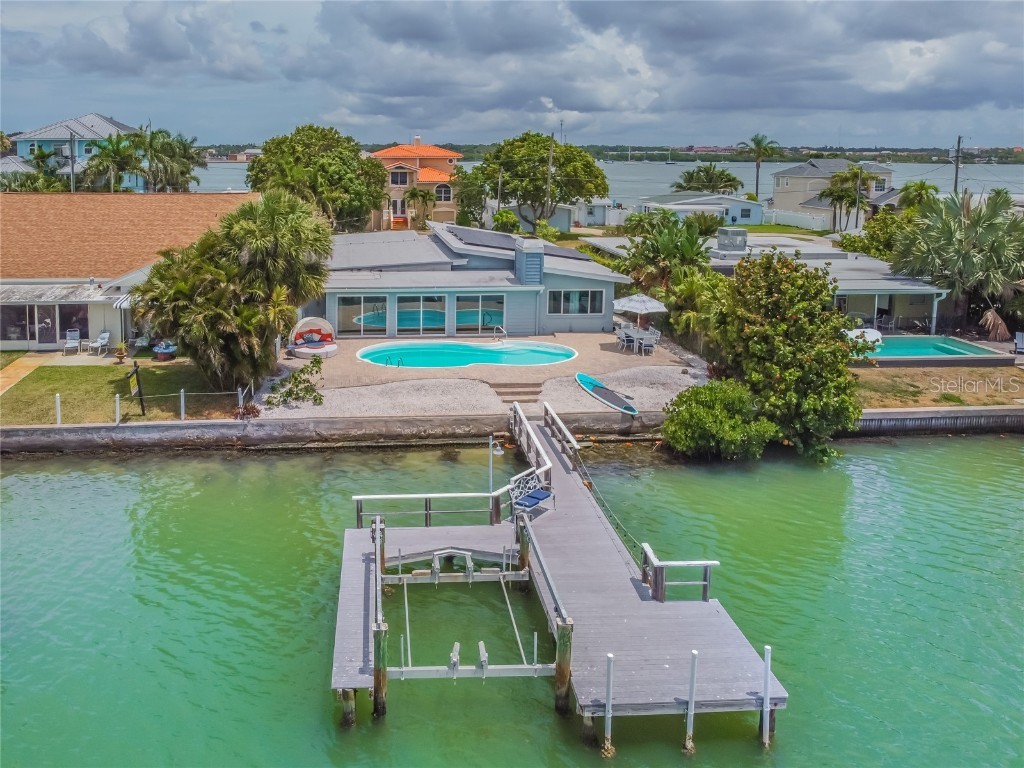 813 Bay Point Drive Madeira Beach FL 33708 U8226972 image1