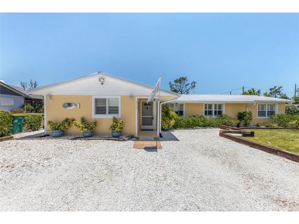 813 E 3rd Street Englewood FL 34223 D6129049 image1